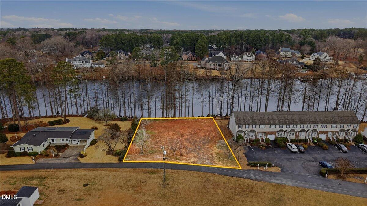 18-1100 S Lakeside Dr-18