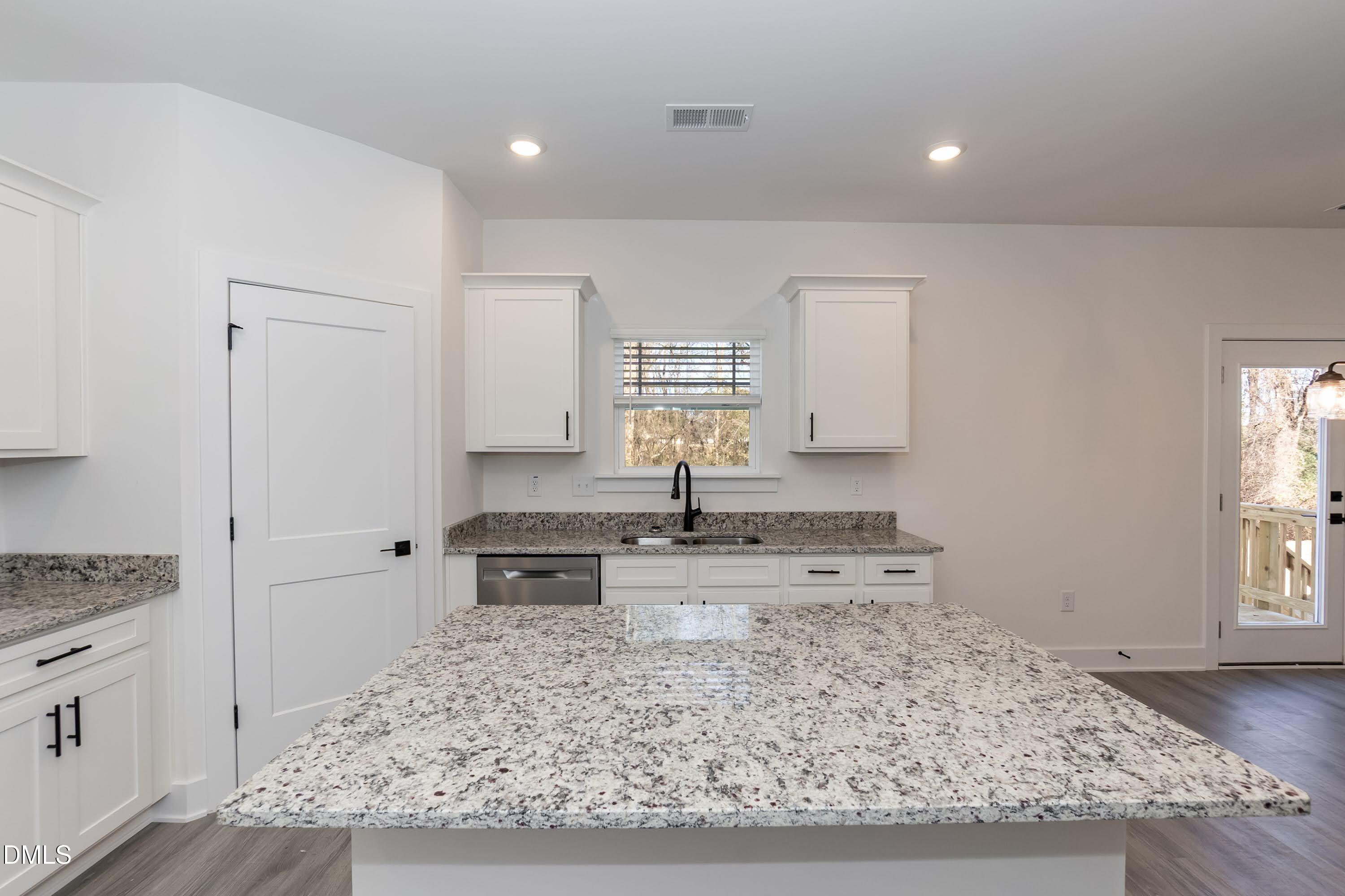 Kitchen 04