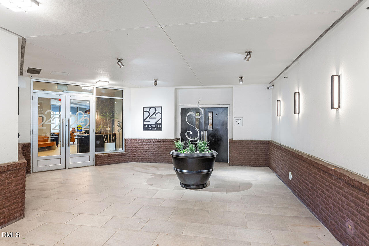 222 Glenwood Avenue_03