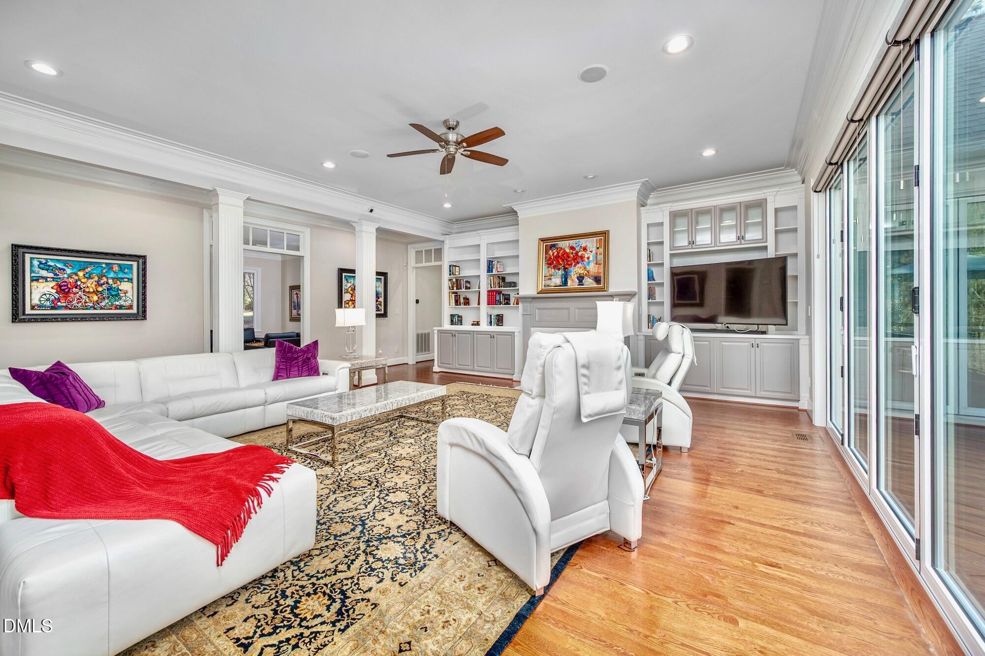 1125BarclayManorFR11