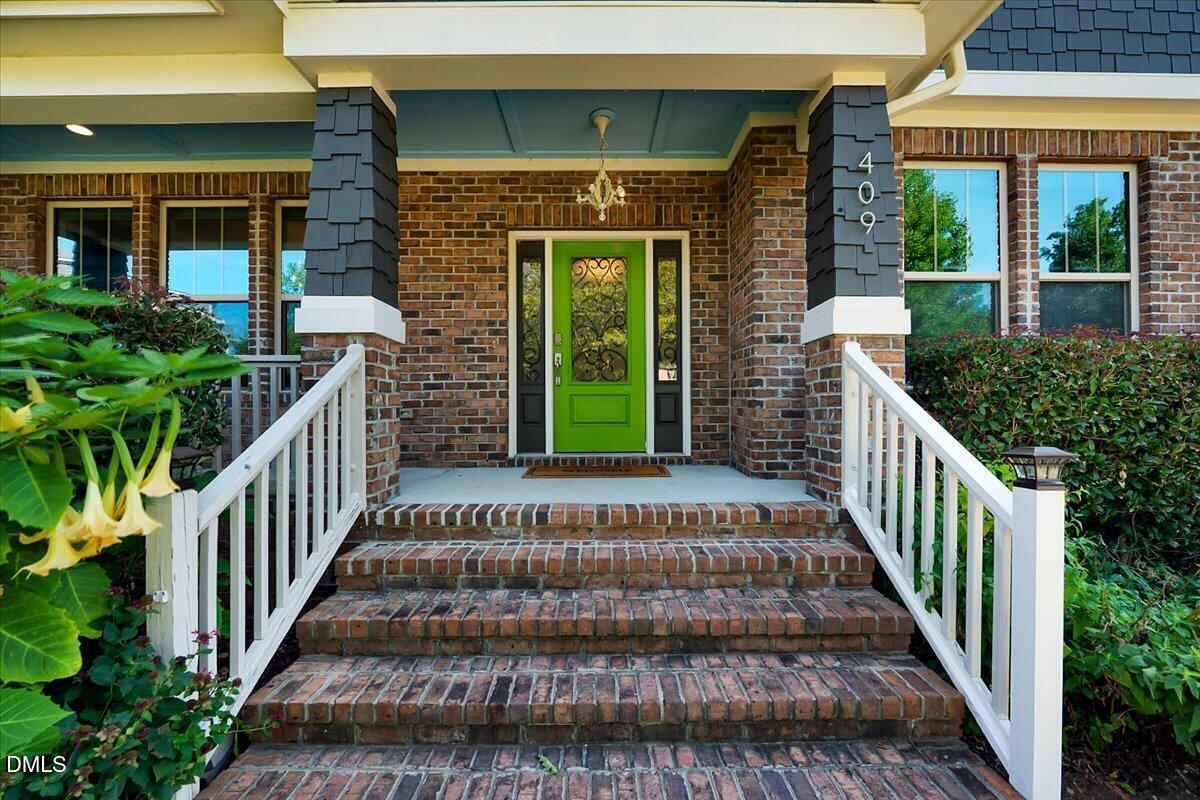 Exterior photo of 409 Rolling Meadows Lane, Chapel Hill, NC 27517. MLS: 10187308