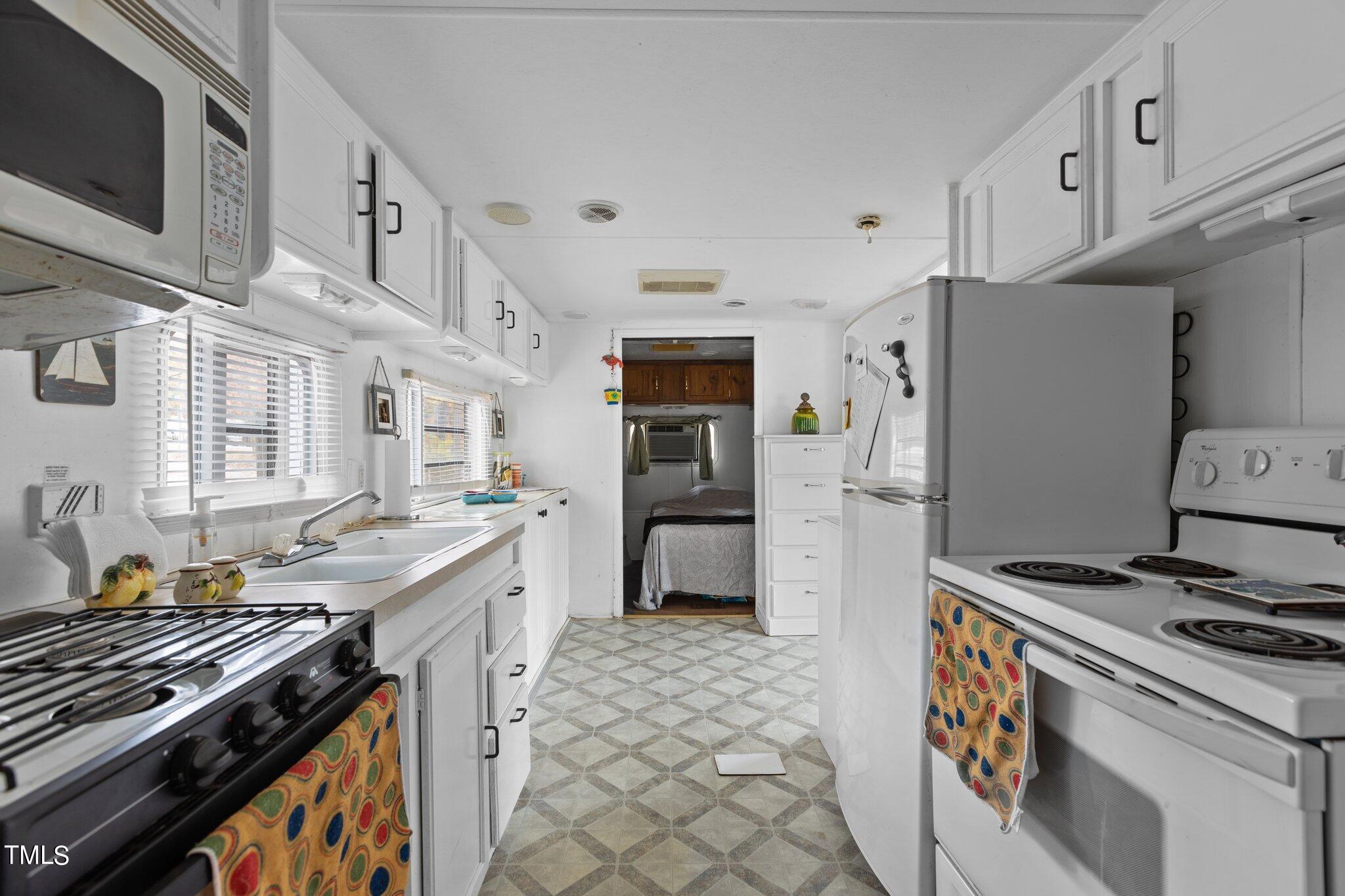 property-img