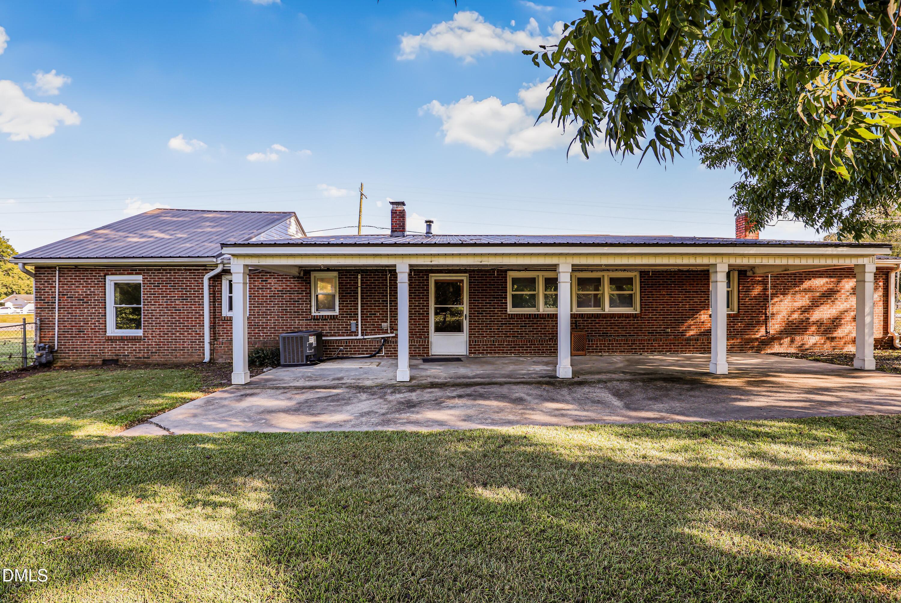 Exterior photo of 3835 Us 301 N, Dunn, NC 28334. MLS: 10194095