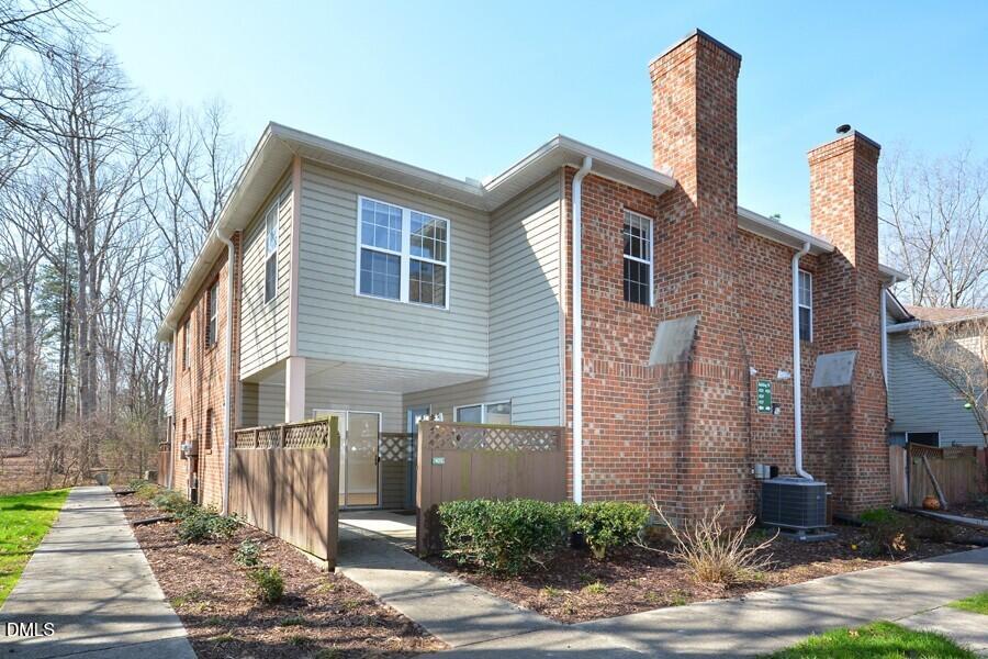Exterior photo of 425 Summerwalk Circle, Chapel Hill, NC 27517. MLS: 10183067
