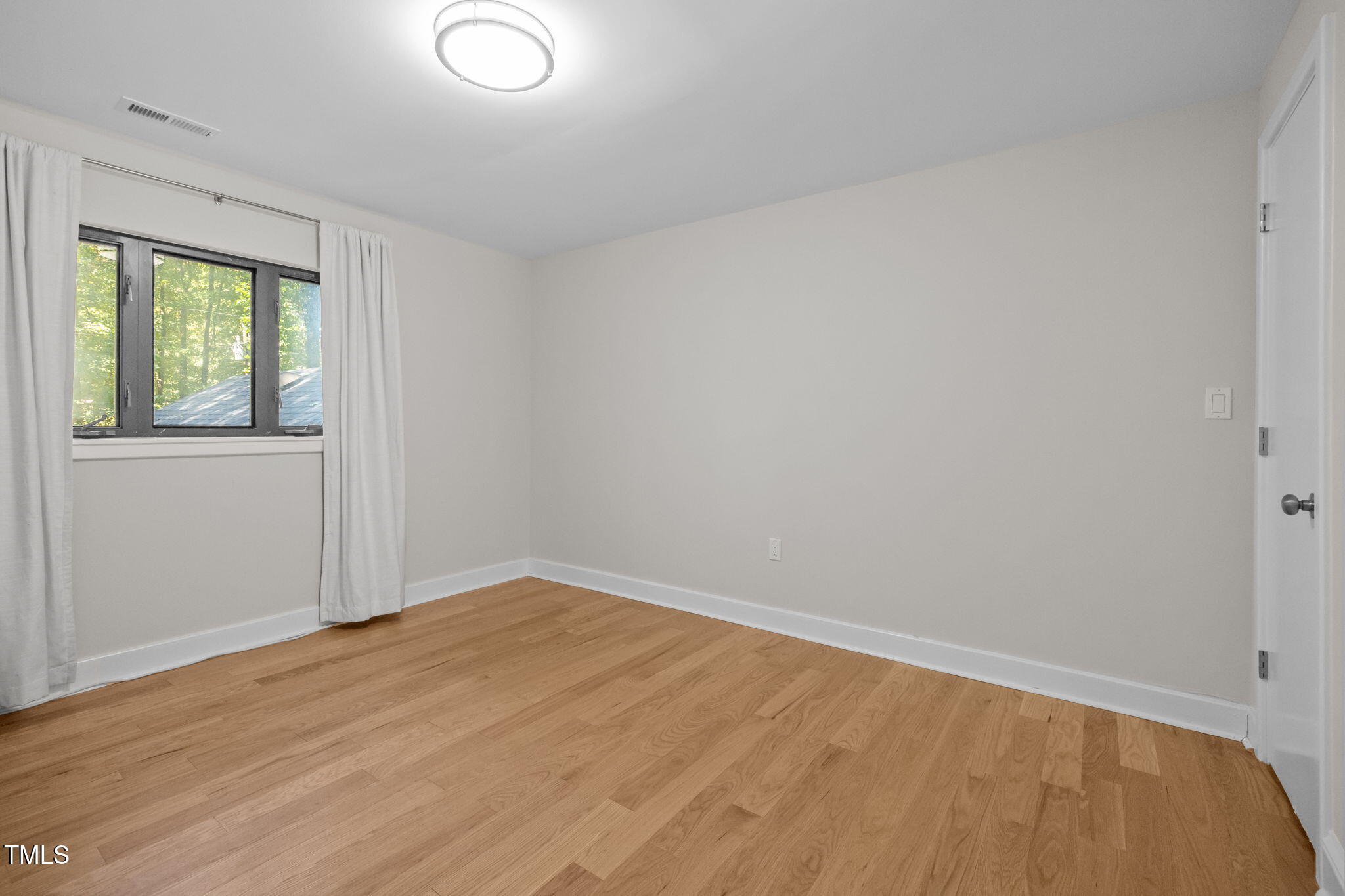 property-img