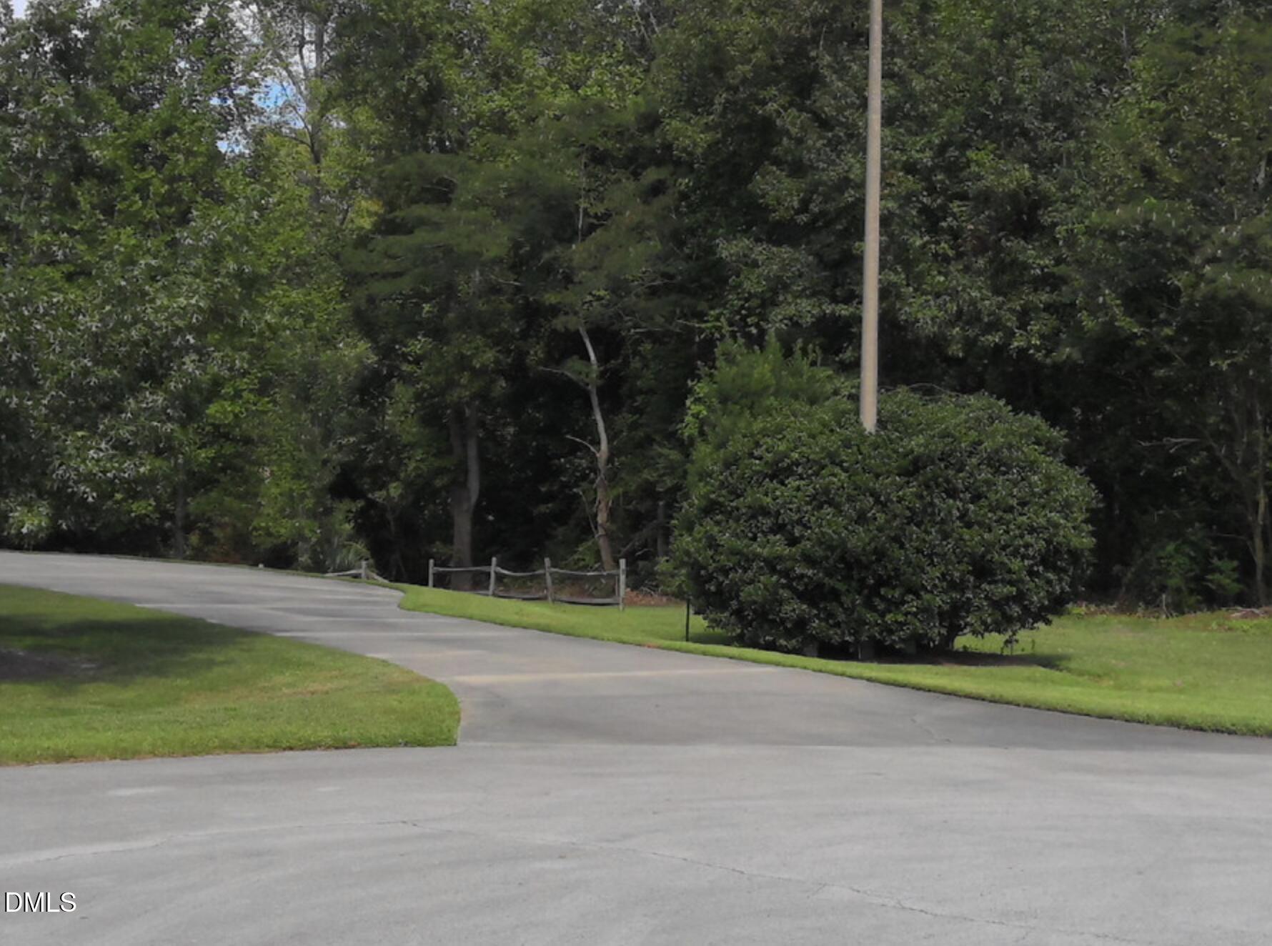 Exterior photo of 2020 Autumn Drive, Kinston, NC 28501. MLS: 10175076