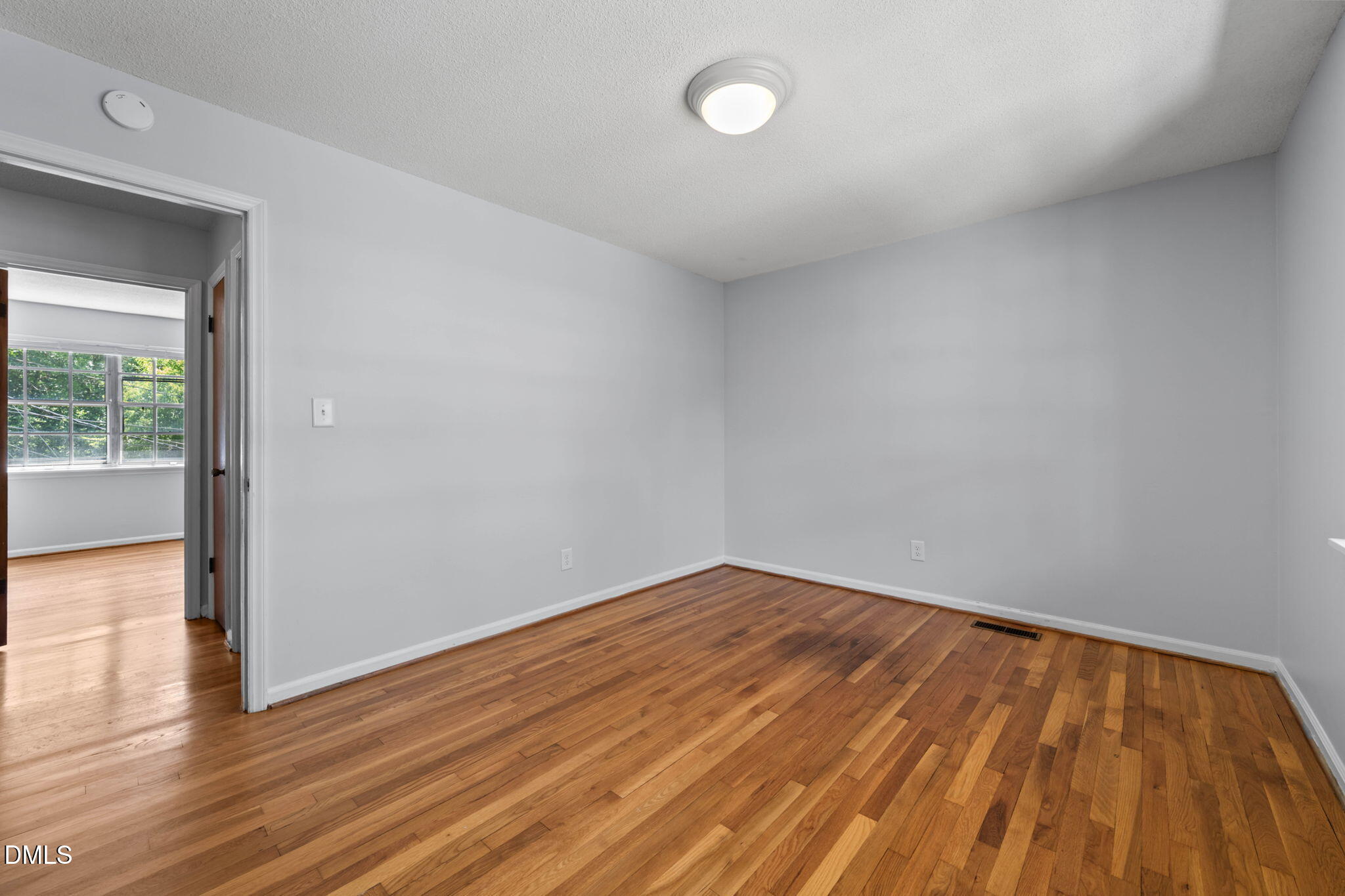 Exterior photo of 1002 Willow Drive Apt 6, Chapel Hill, NC 27514. MLS: 10177497