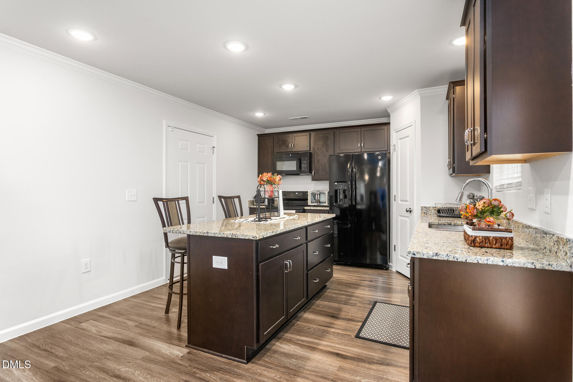 3907 Arcola Way-9
