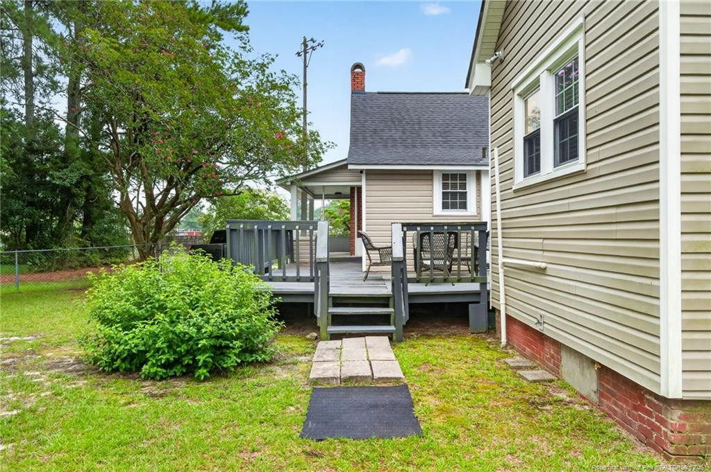 Exterior photo of 423 E Edinborough Avenue, Raeford, NC 28376. MLS: 766600