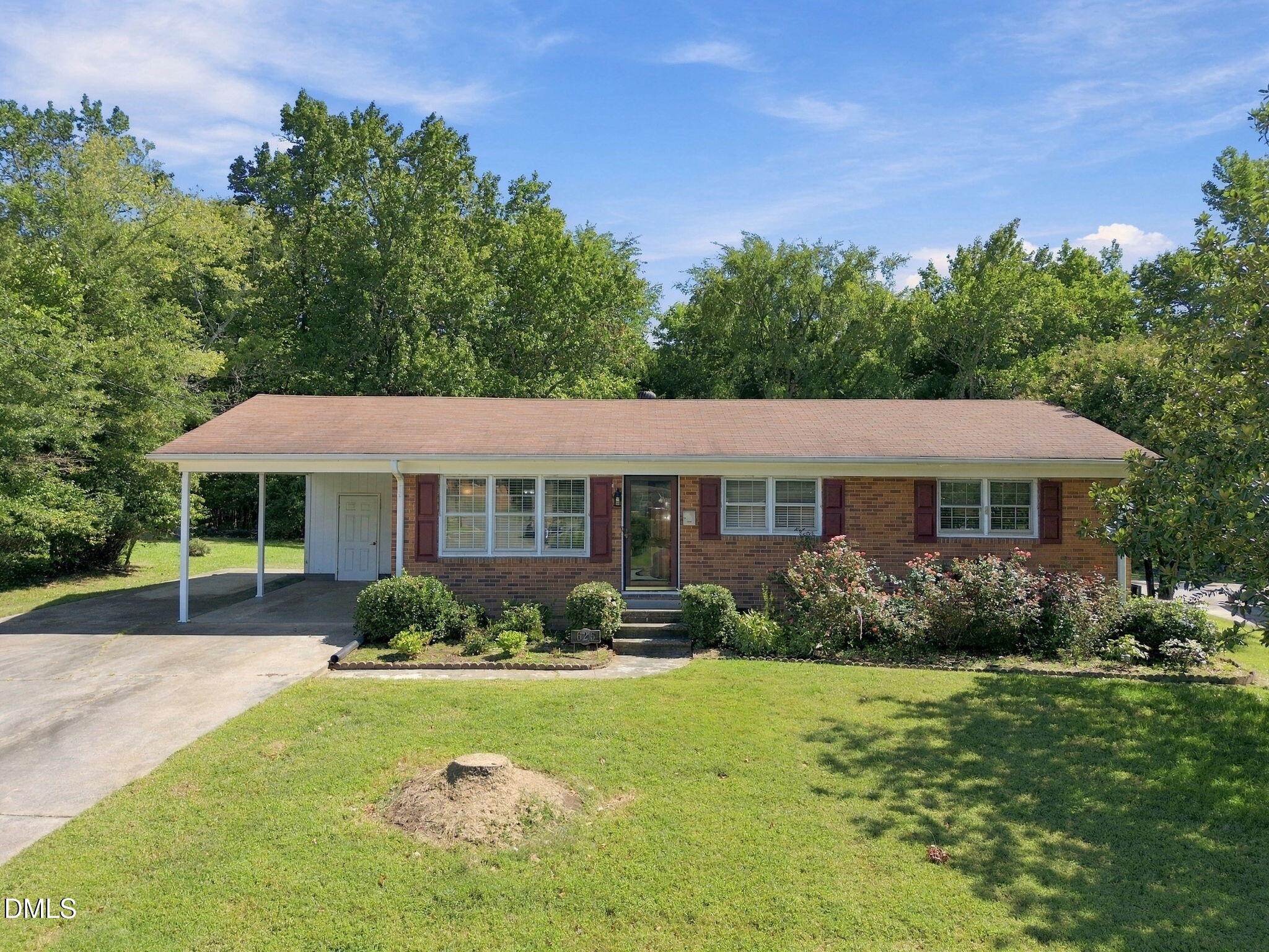Exterior photo of 625 Holly Street, Burlington, NC 27217. MLS: 10195974