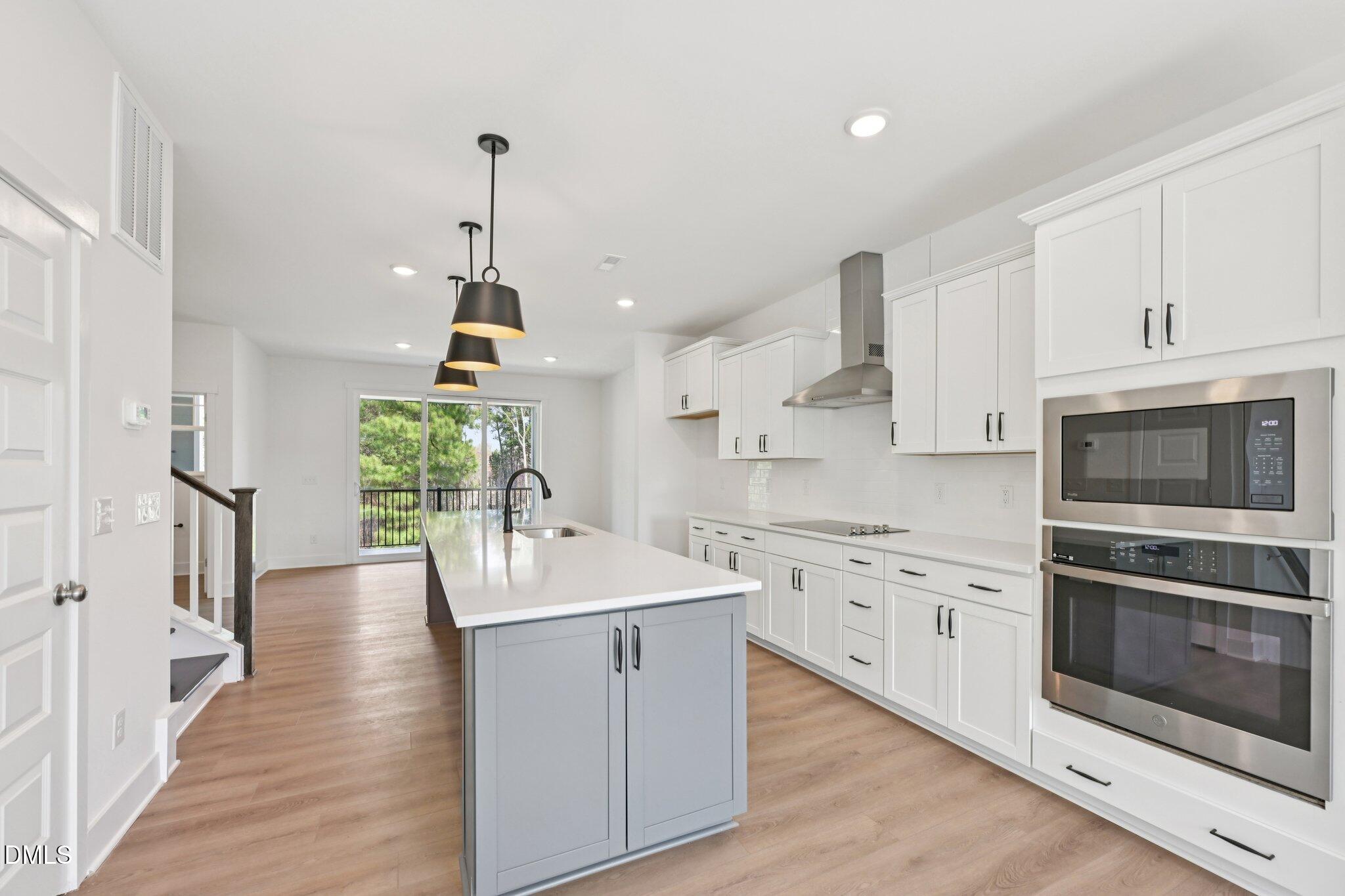 22-web-or-mls-Dunzo Dr-S1203-022