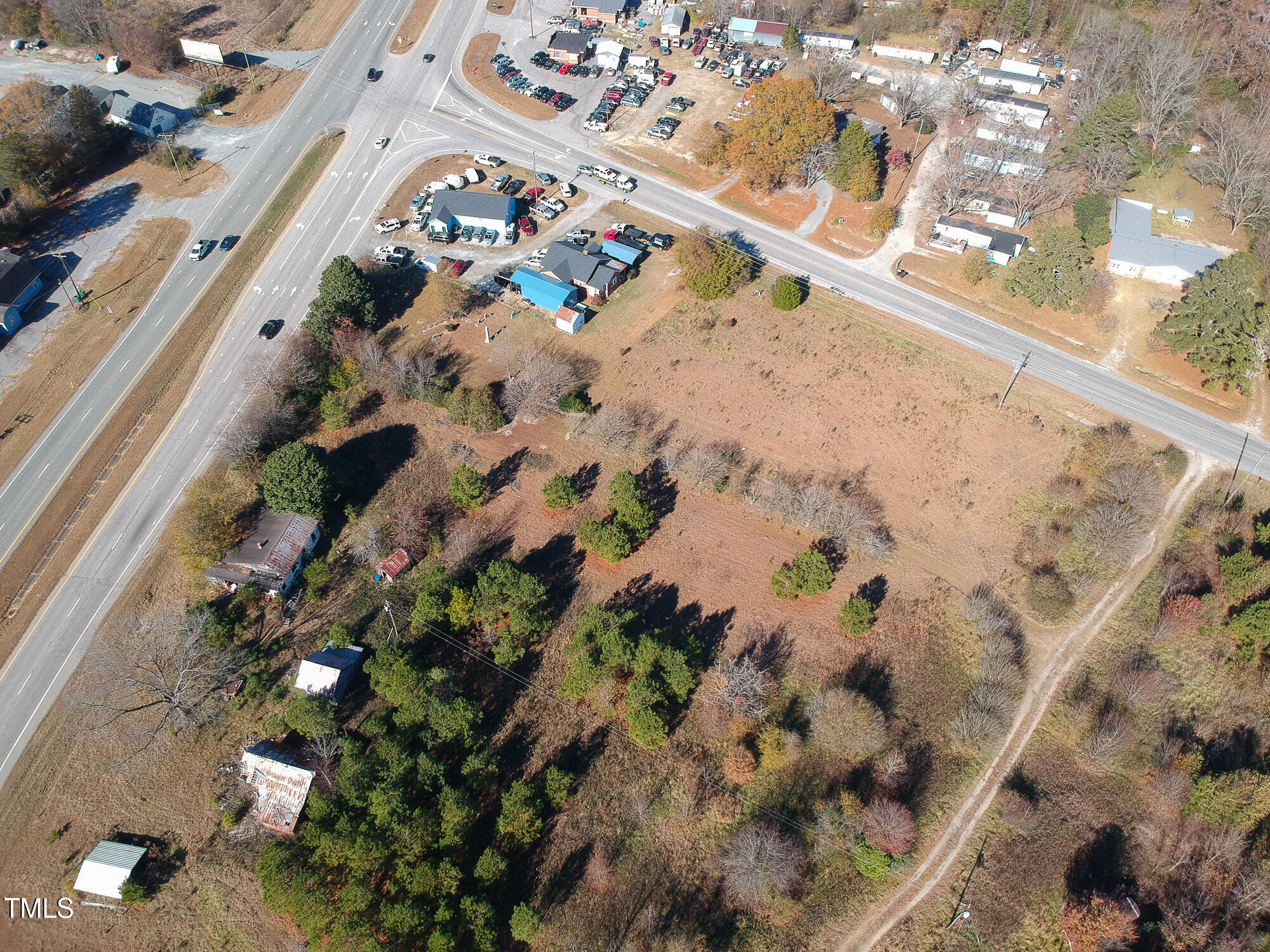 001_5562_W_US_HWY_70_BUS
