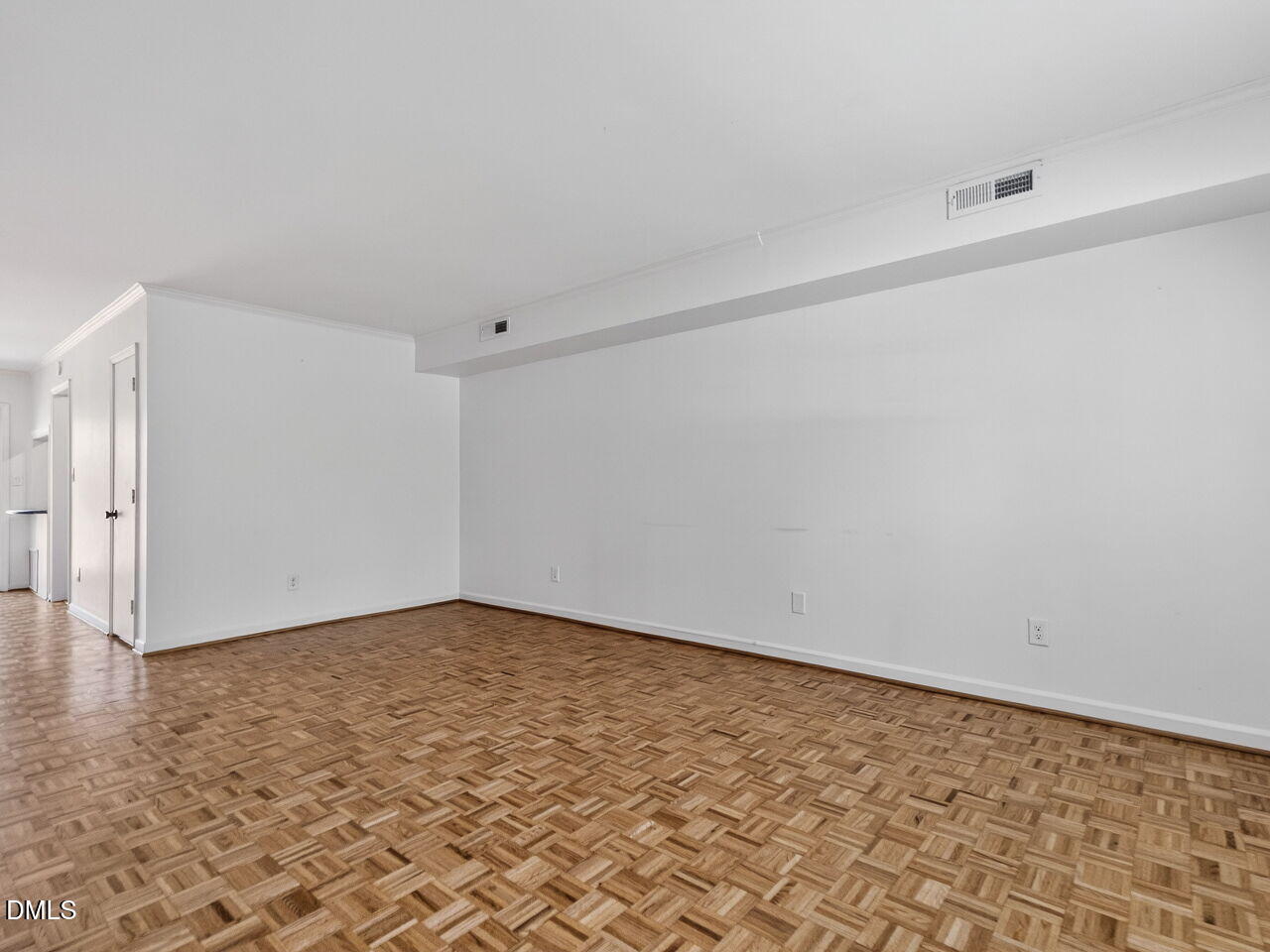 003-1280x960-living-room