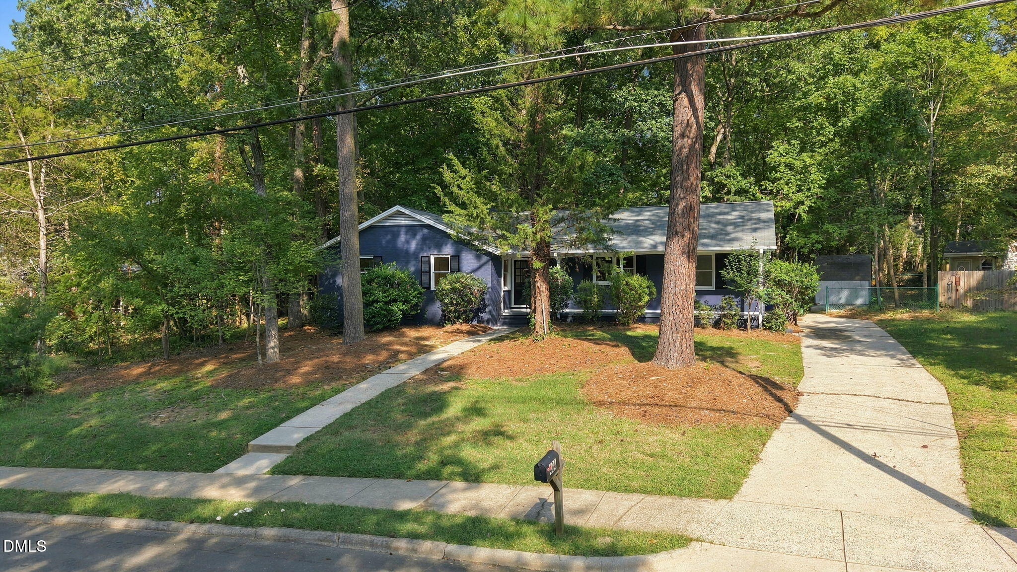 Exterior photo of 404 Longleaf Drive, Chapel Hill, NC 27517. MLS: 10194708