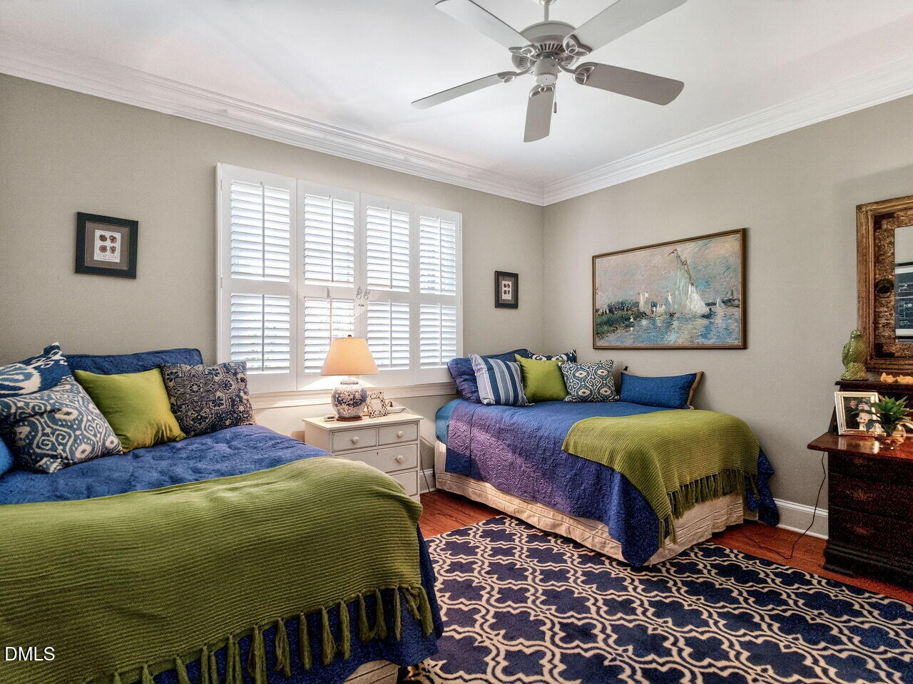024-1280x960-bedroom