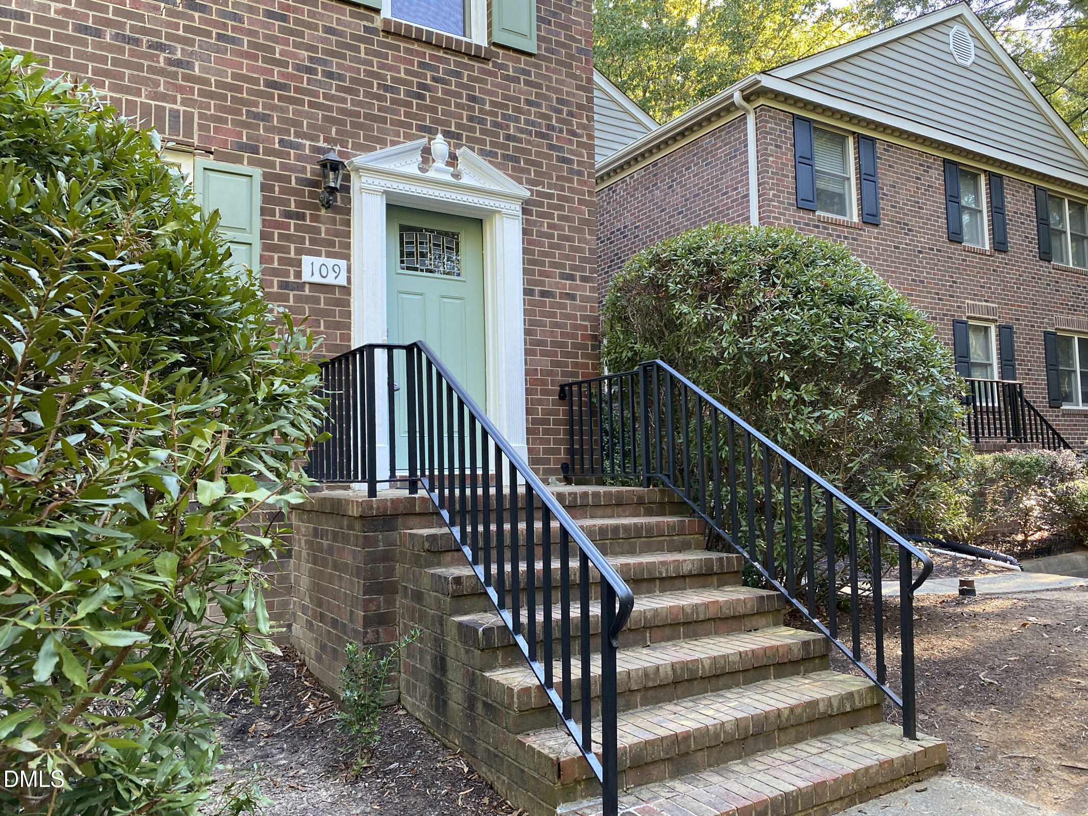 Exterior photo of 109 Gunston Court, Chapel Hill, NC 27514. MLS: 10194843