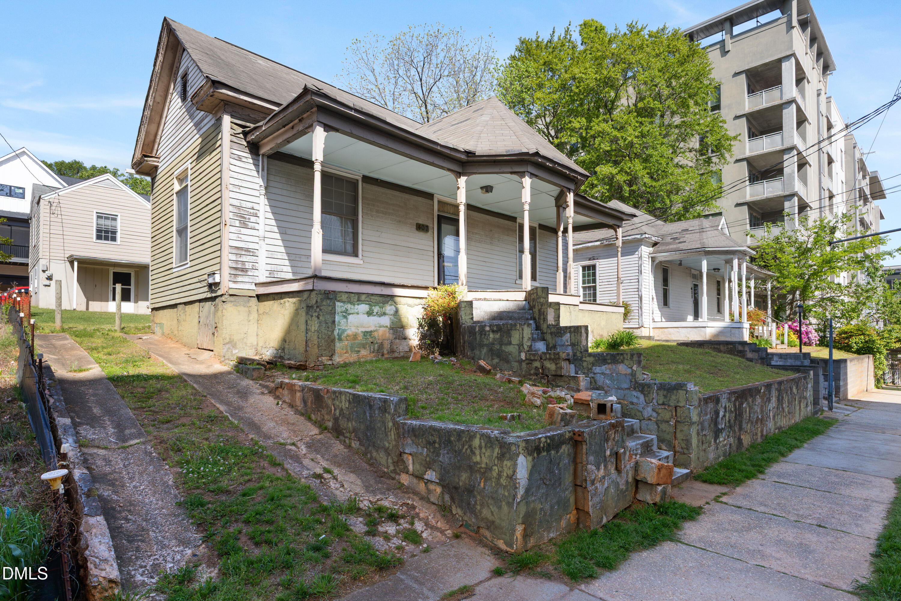 407 N Boylan