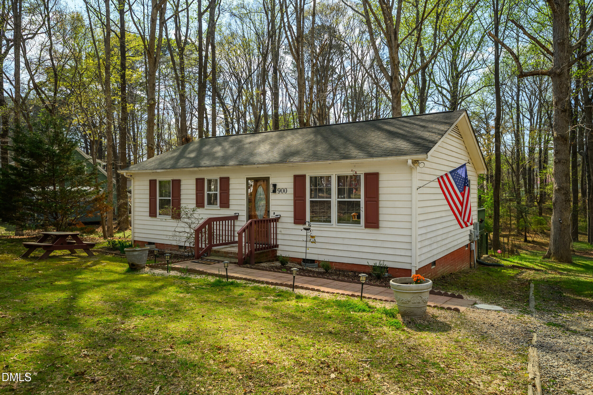 2 -900 cricket knoll rd, exterior