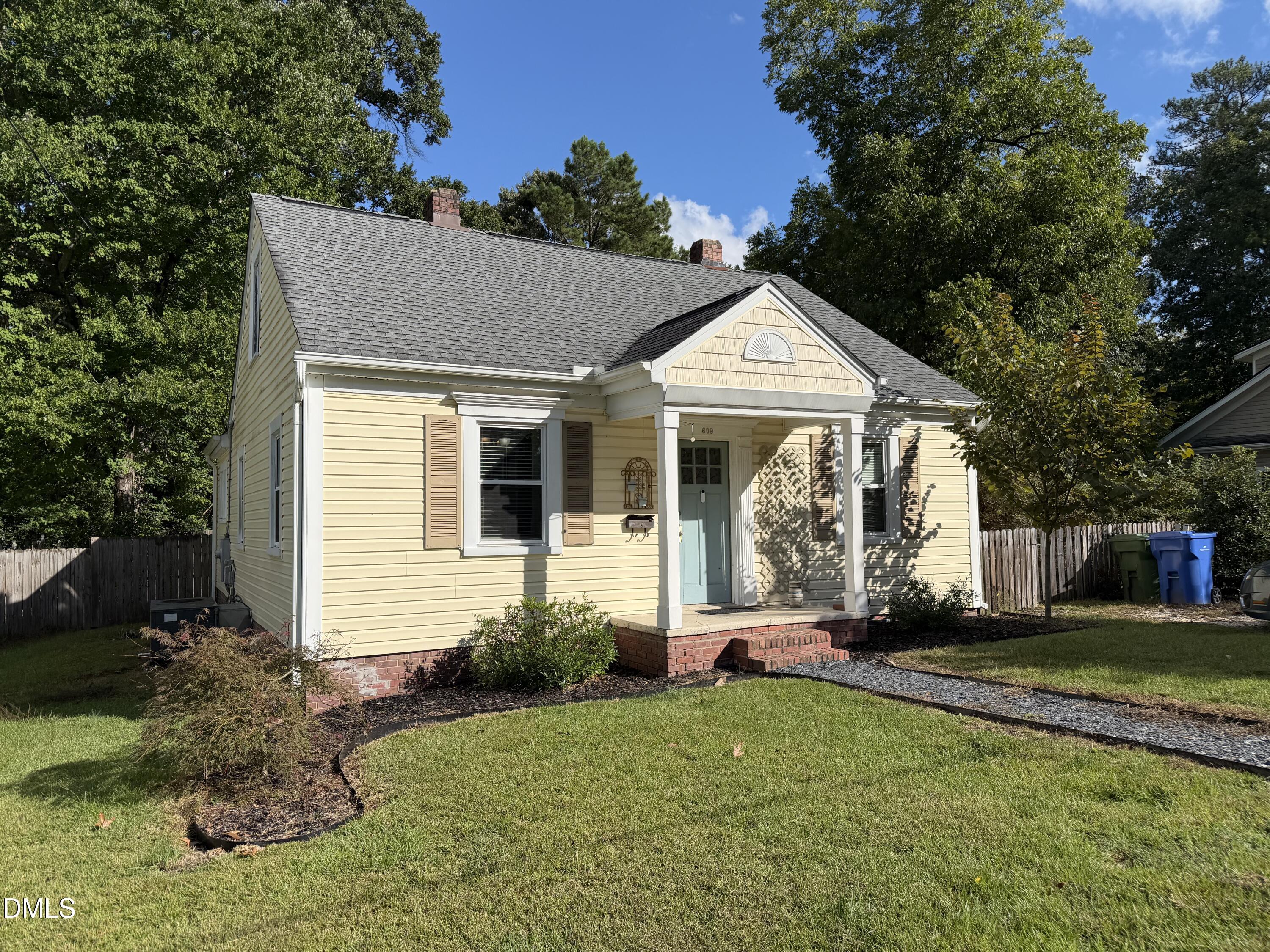 609 S Fuquay Avenue