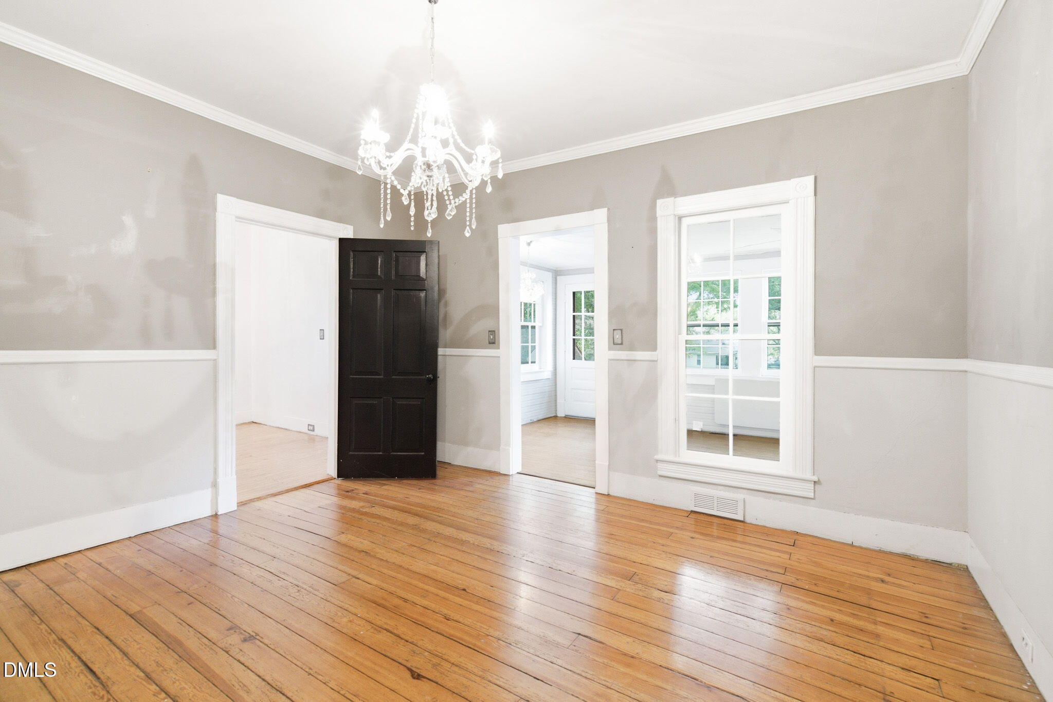Exterior photo of 916 W Davis Street, Burlington, NC 27215. MLS: 10151236