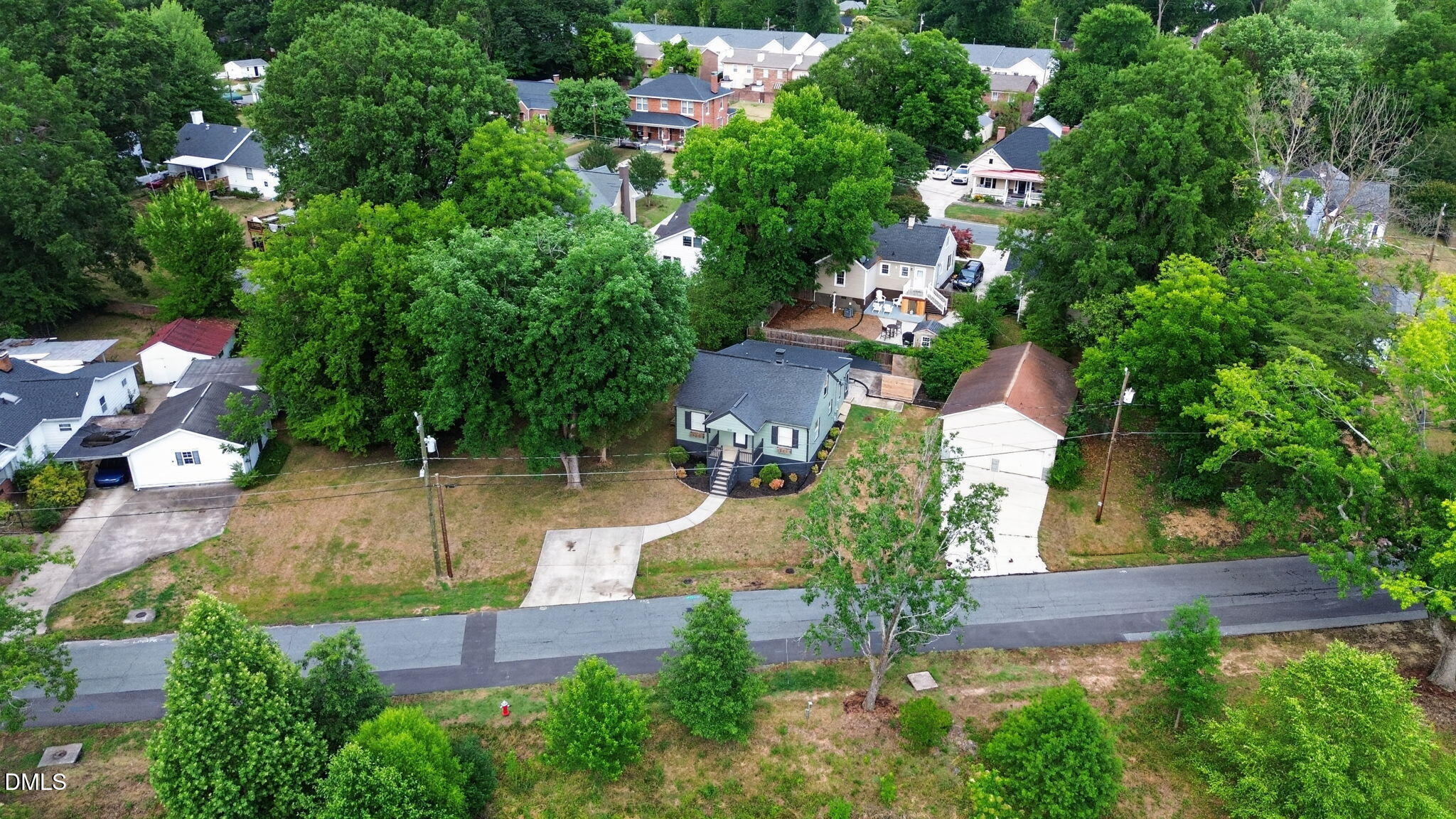 Exterior photo of 515 E Willowbrook Drive, Burlington, NC 27215. MLS: 10175511