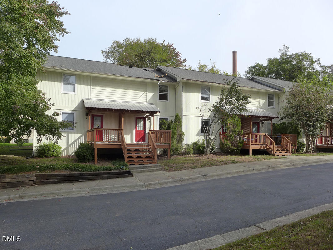 Exterior photo of 515 S Merritt Mill Road B, Chapel Hill, NC 27516. MLS: 10196368