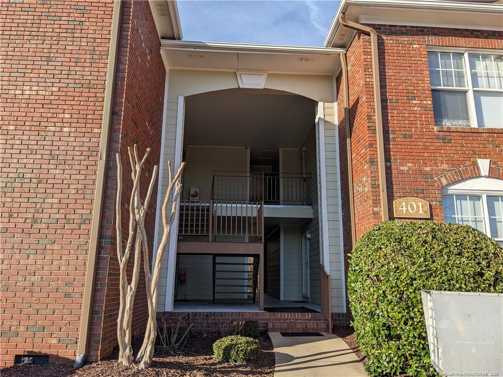 Exterior photo of 401-2 Meadowland Court 2, Hope Mills, NC 28348. MLS: 767622