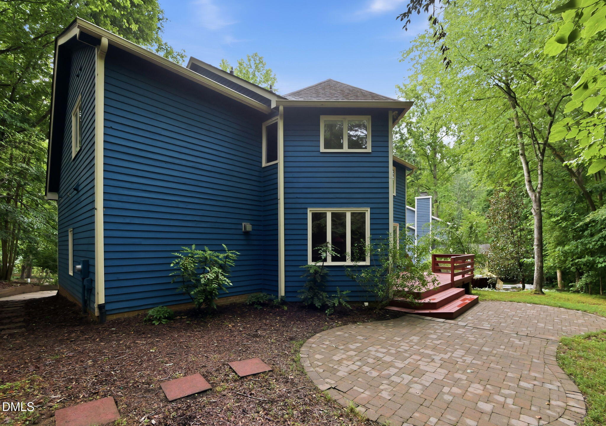 Exterior photo of 121 Waverly Forest Lane, Chapel Hill, NC 27516. MLS: 10177419