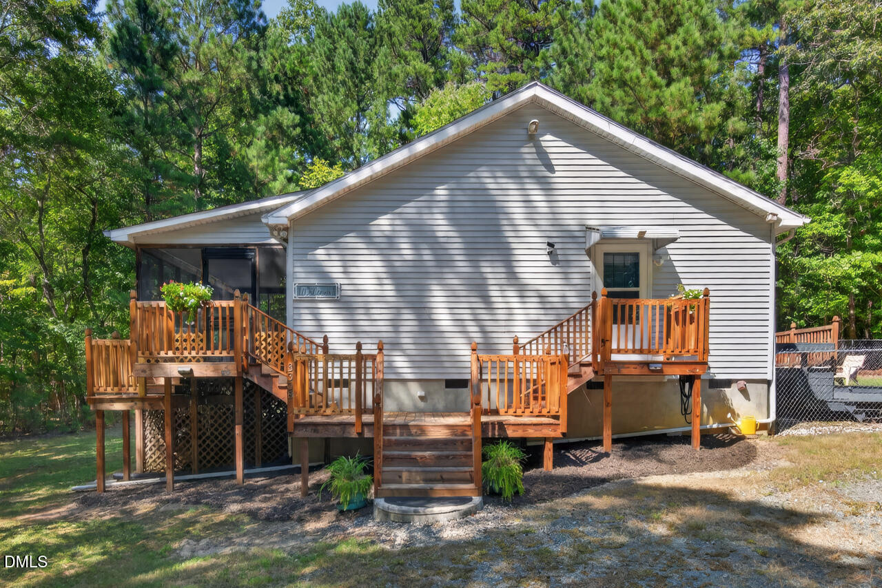 Exterior photo of 3308 Hawk Ridge Road, Chapel Hill, NC 27516. MLS: 10193010