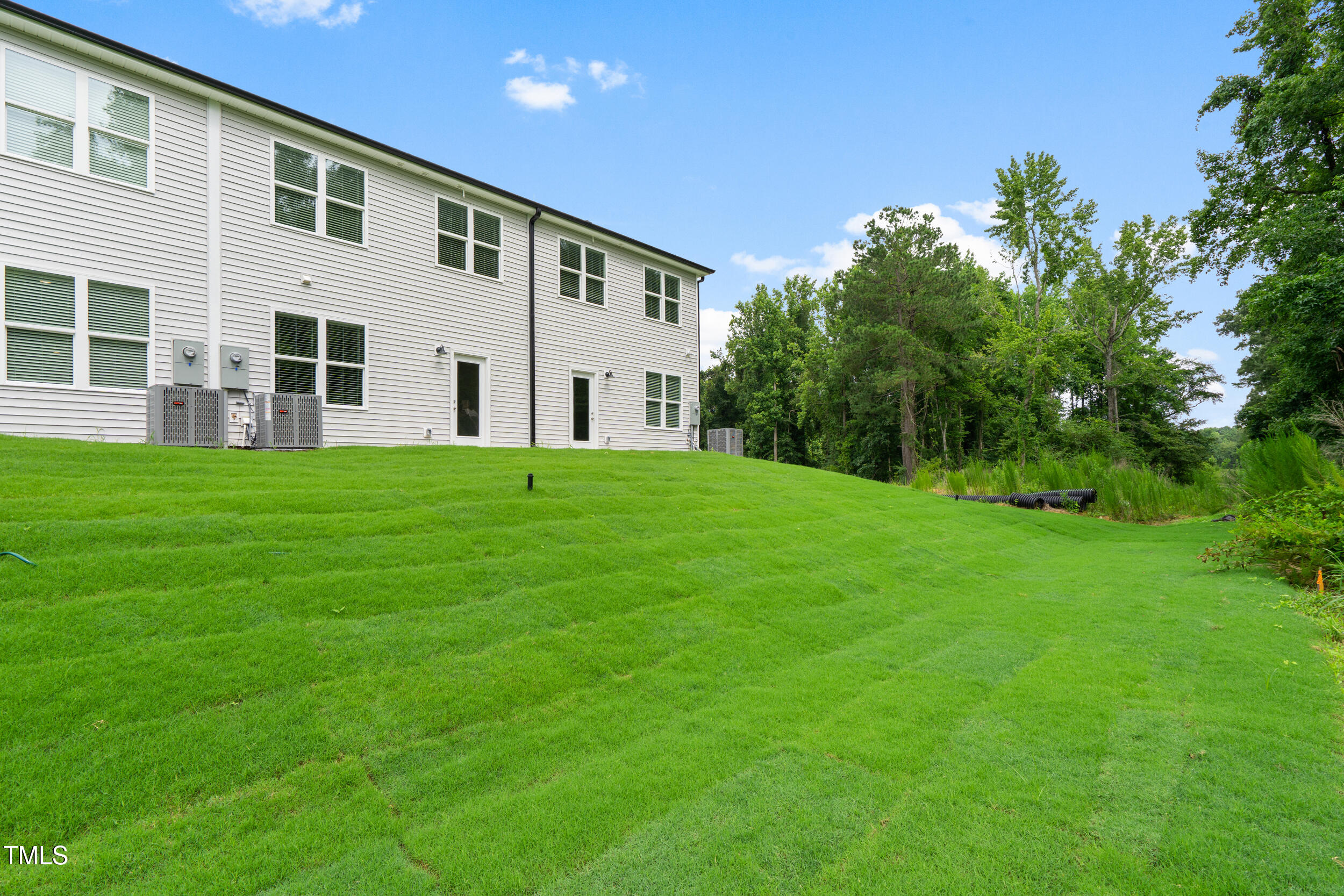 Exterior photo of 129 E Saltgrass Lane, Smithfield, NC 27577. MLS: 10194642