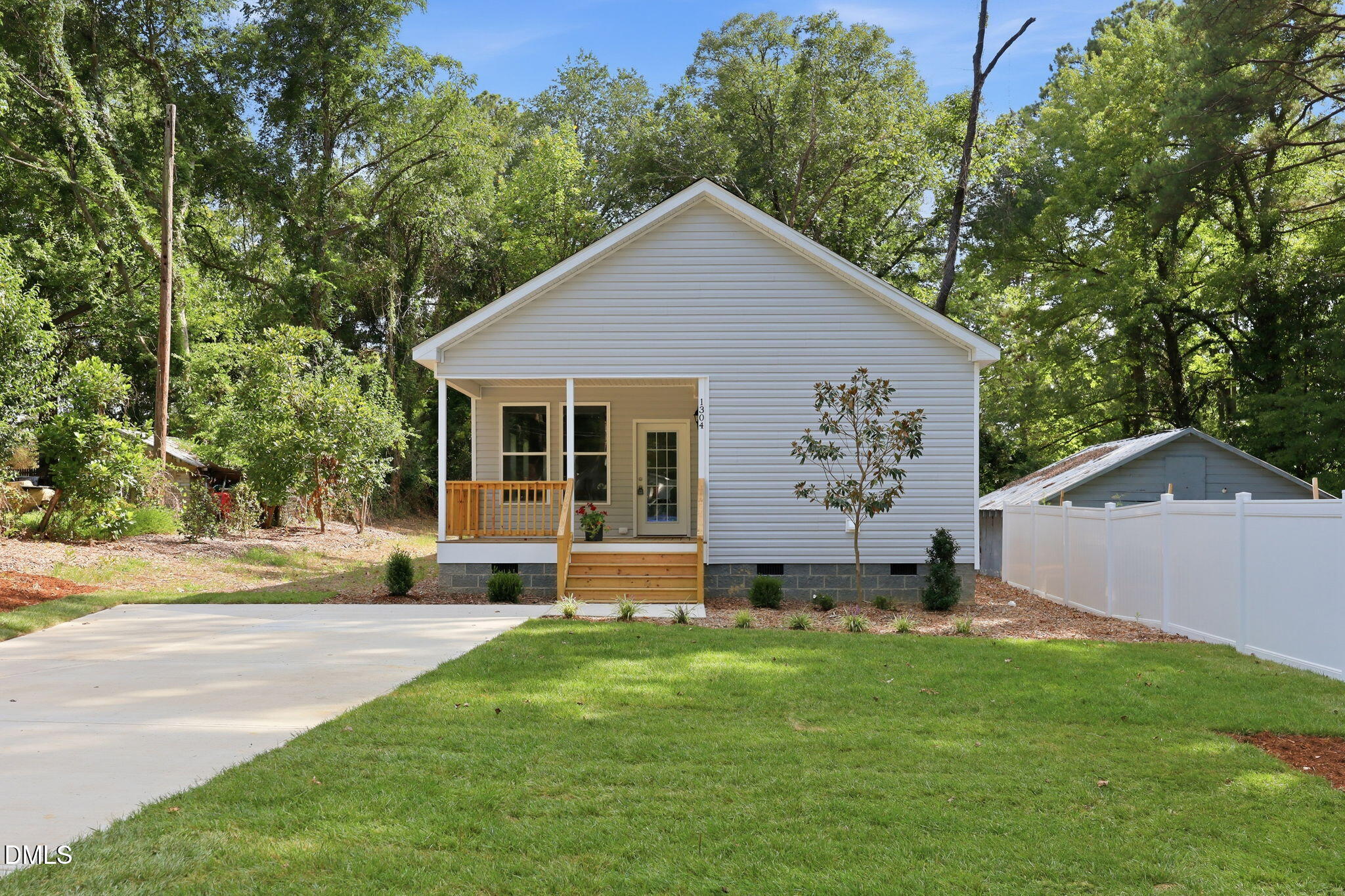 Exterior photo of 1304 Goldsboro Avenue, Sanford, NC 27330. MLS: 10176461