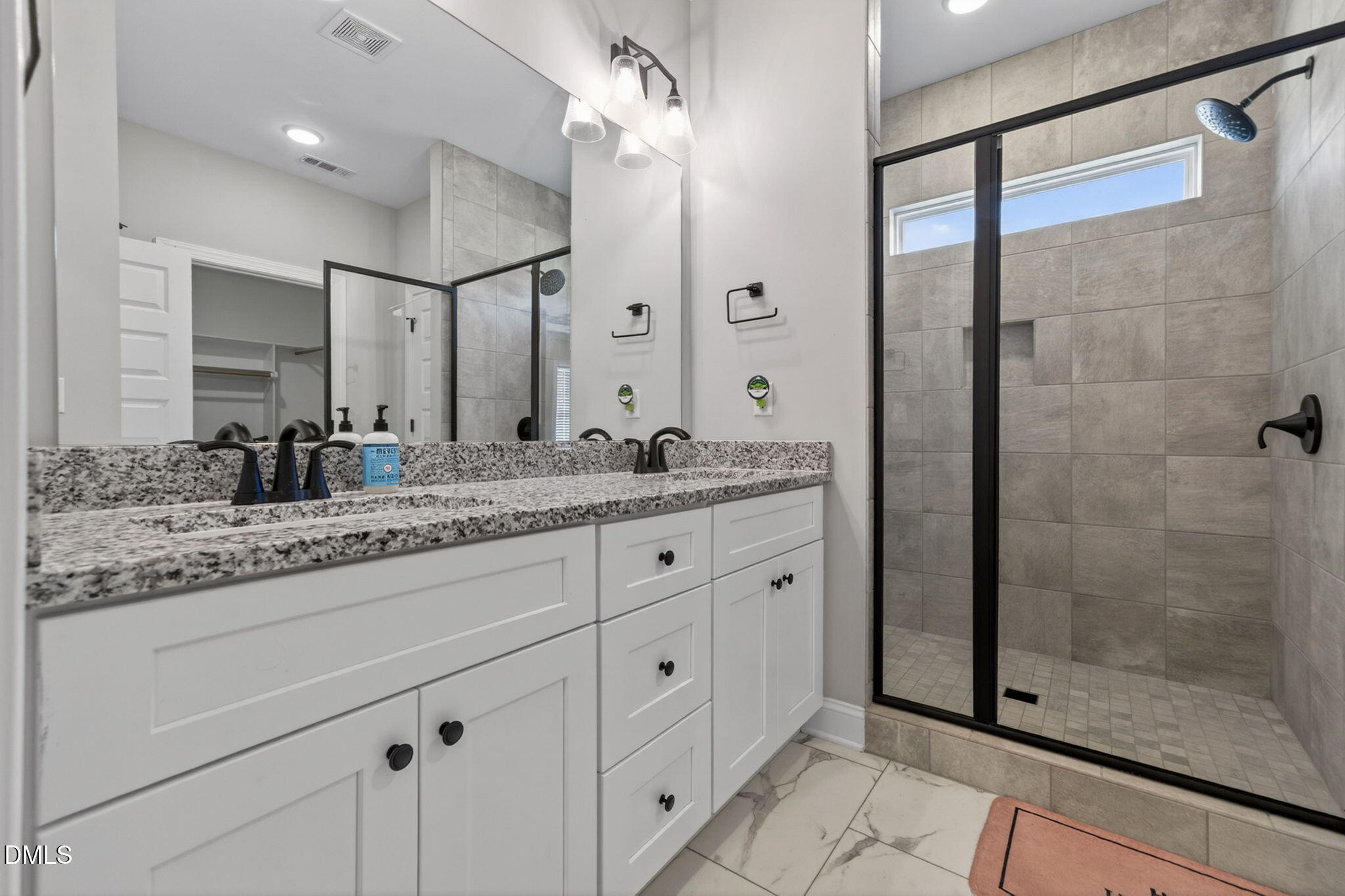 9205 Prim bath2