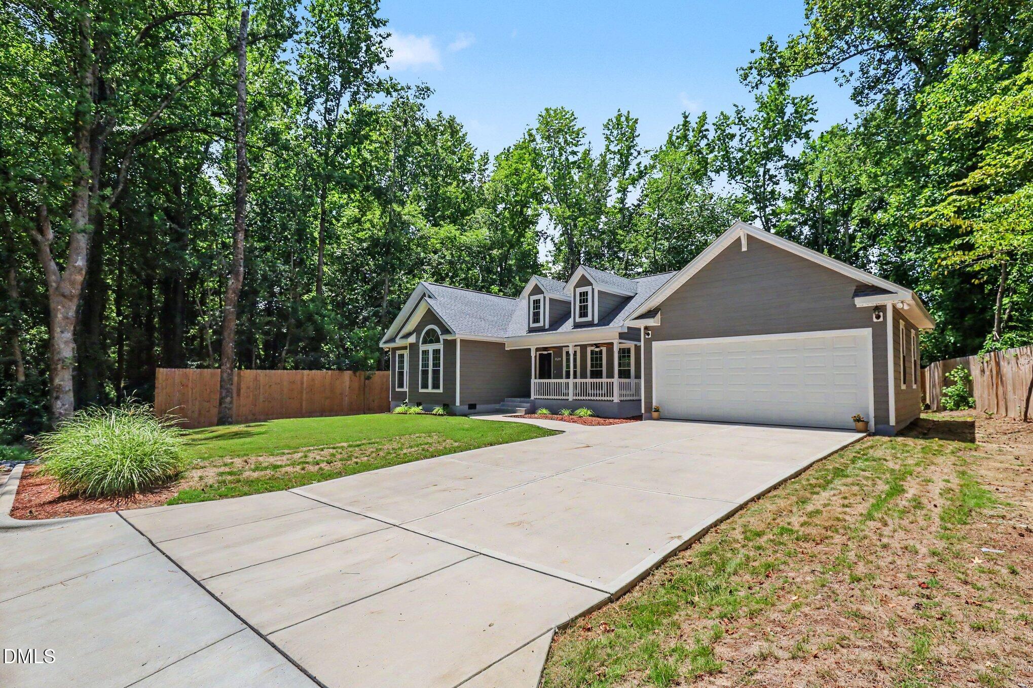 Exterior photo of 820 E Cardinal Drive, Fuquay Varina, NC 27526. MLS: 10179868
