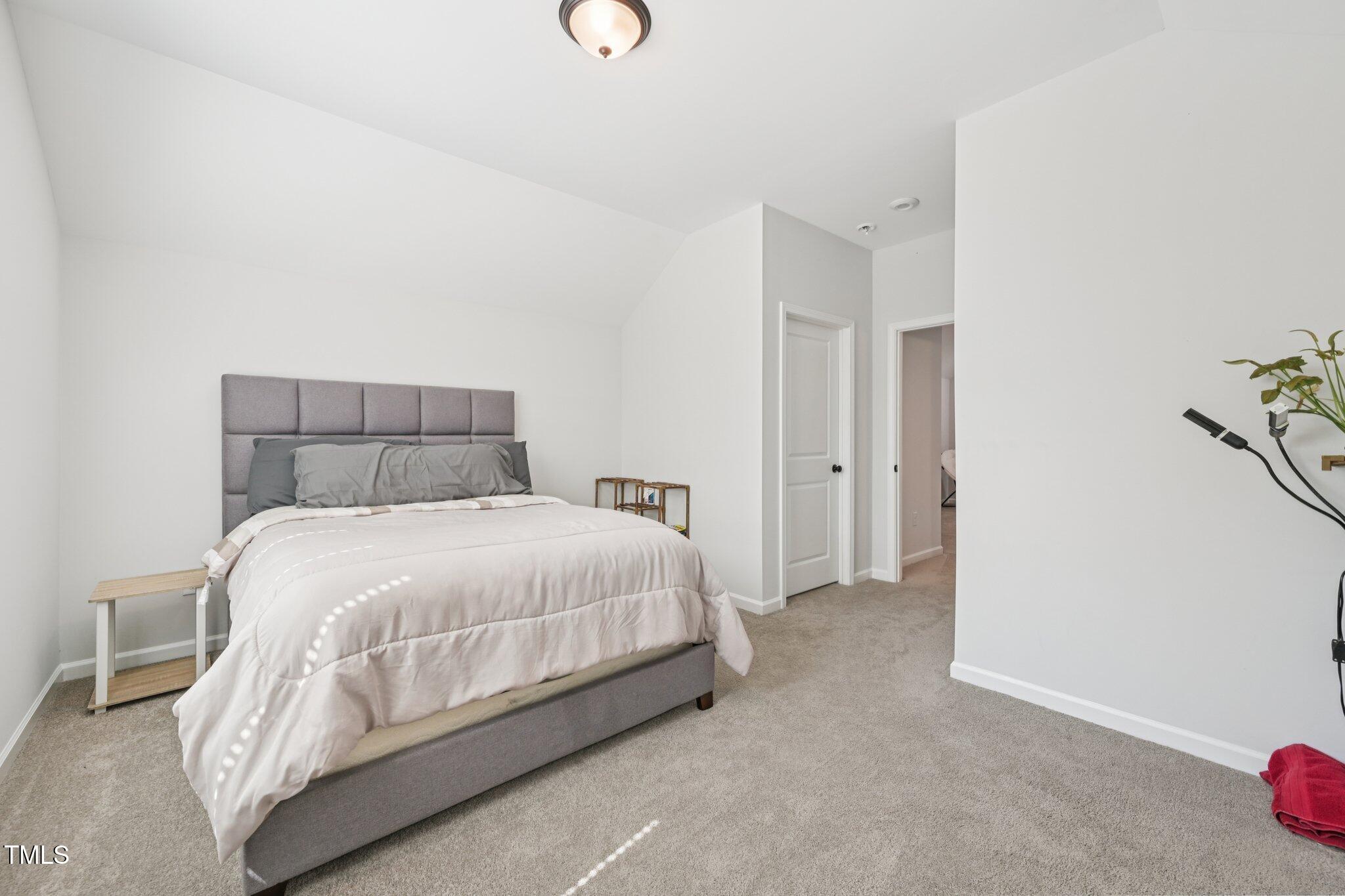 property-img