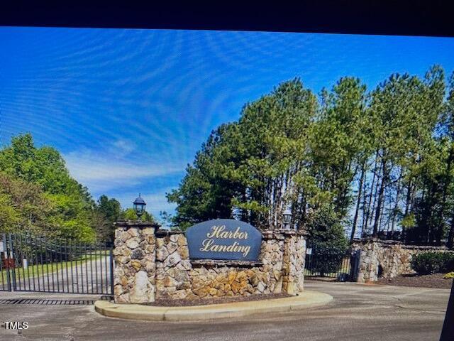 Harbor Landing Entrance