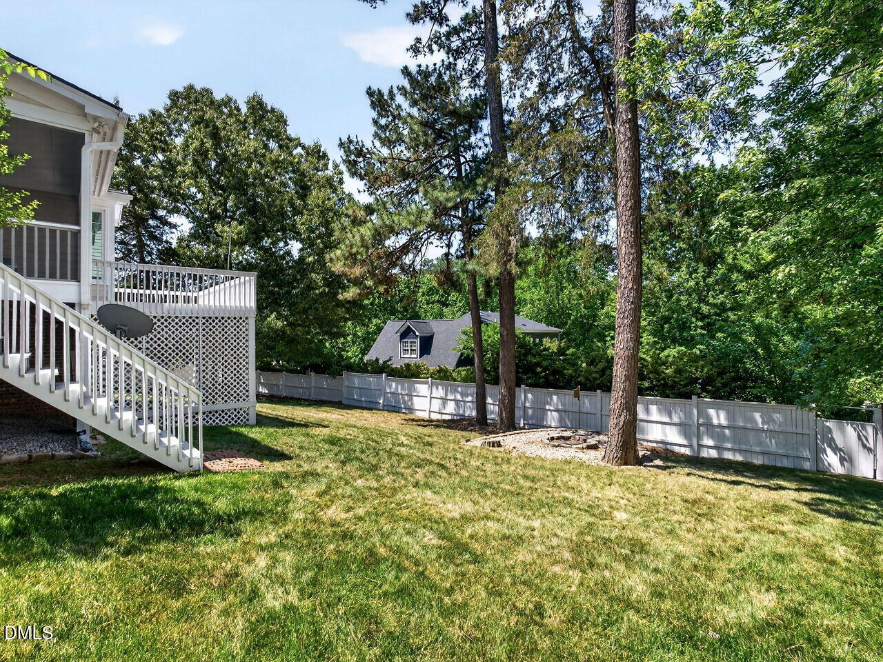 035-1280x960-backyard