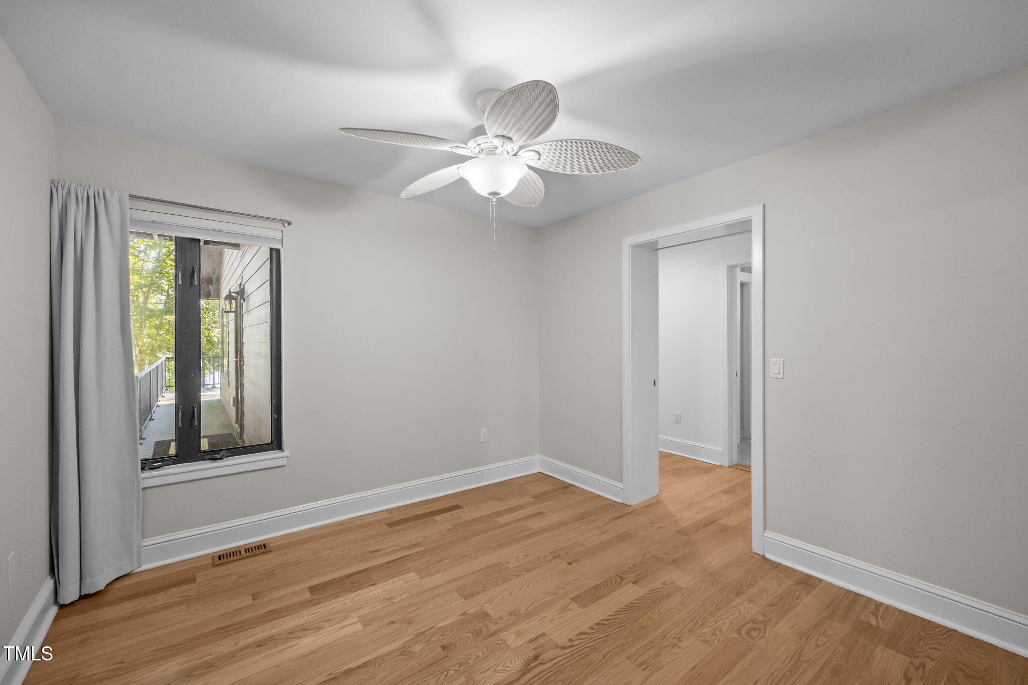 property-img