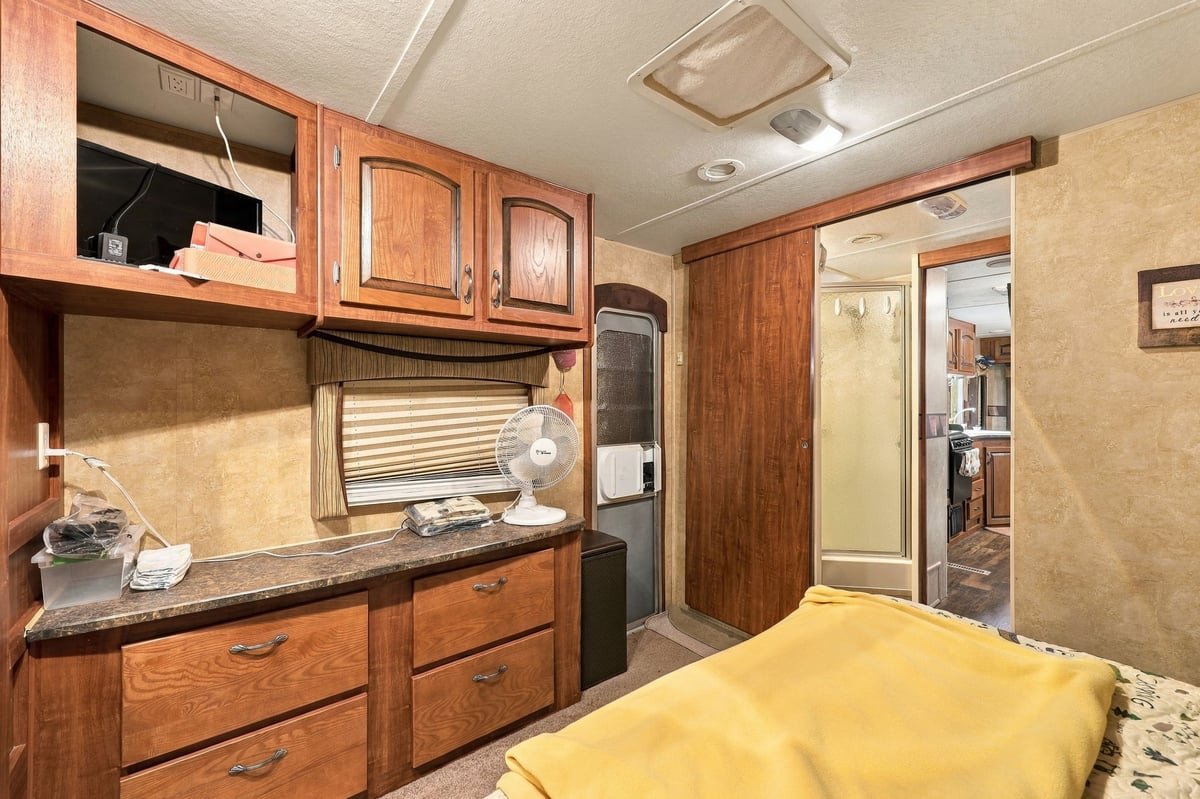 property-img