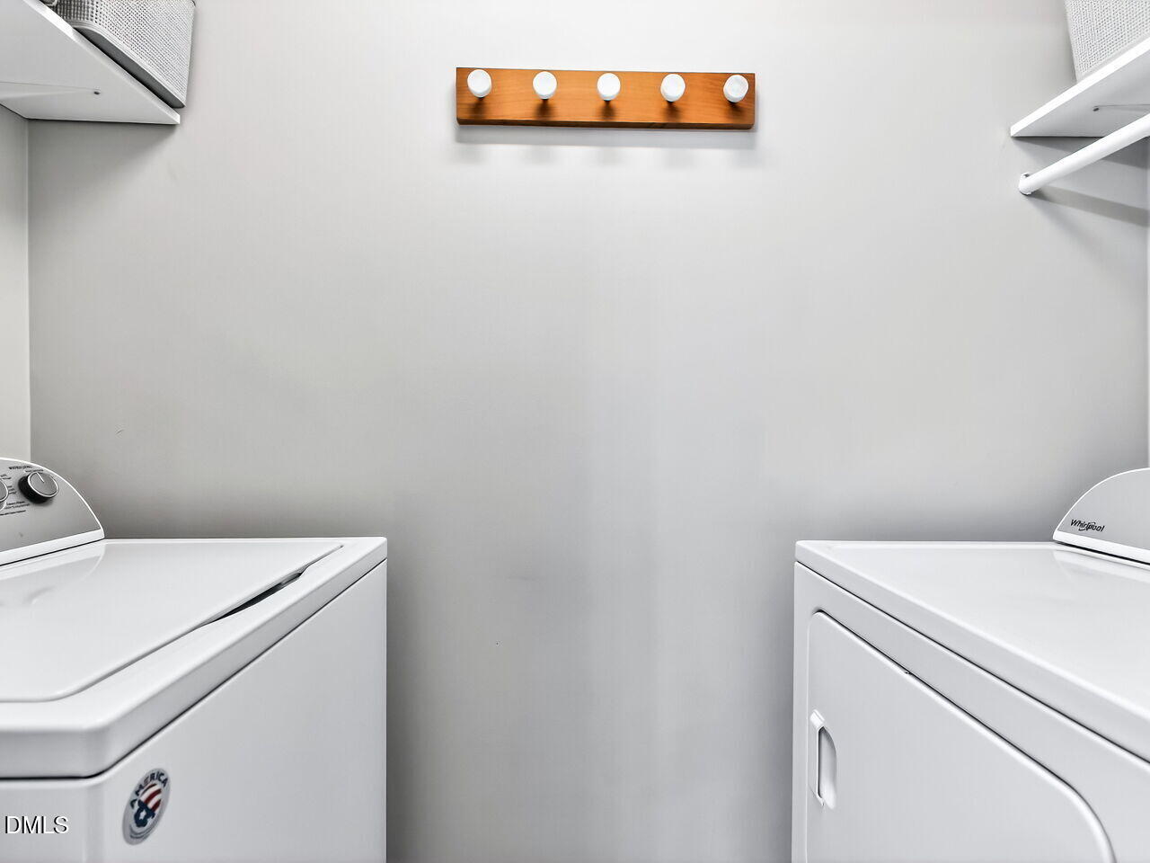 008-1280x960-laundry-room