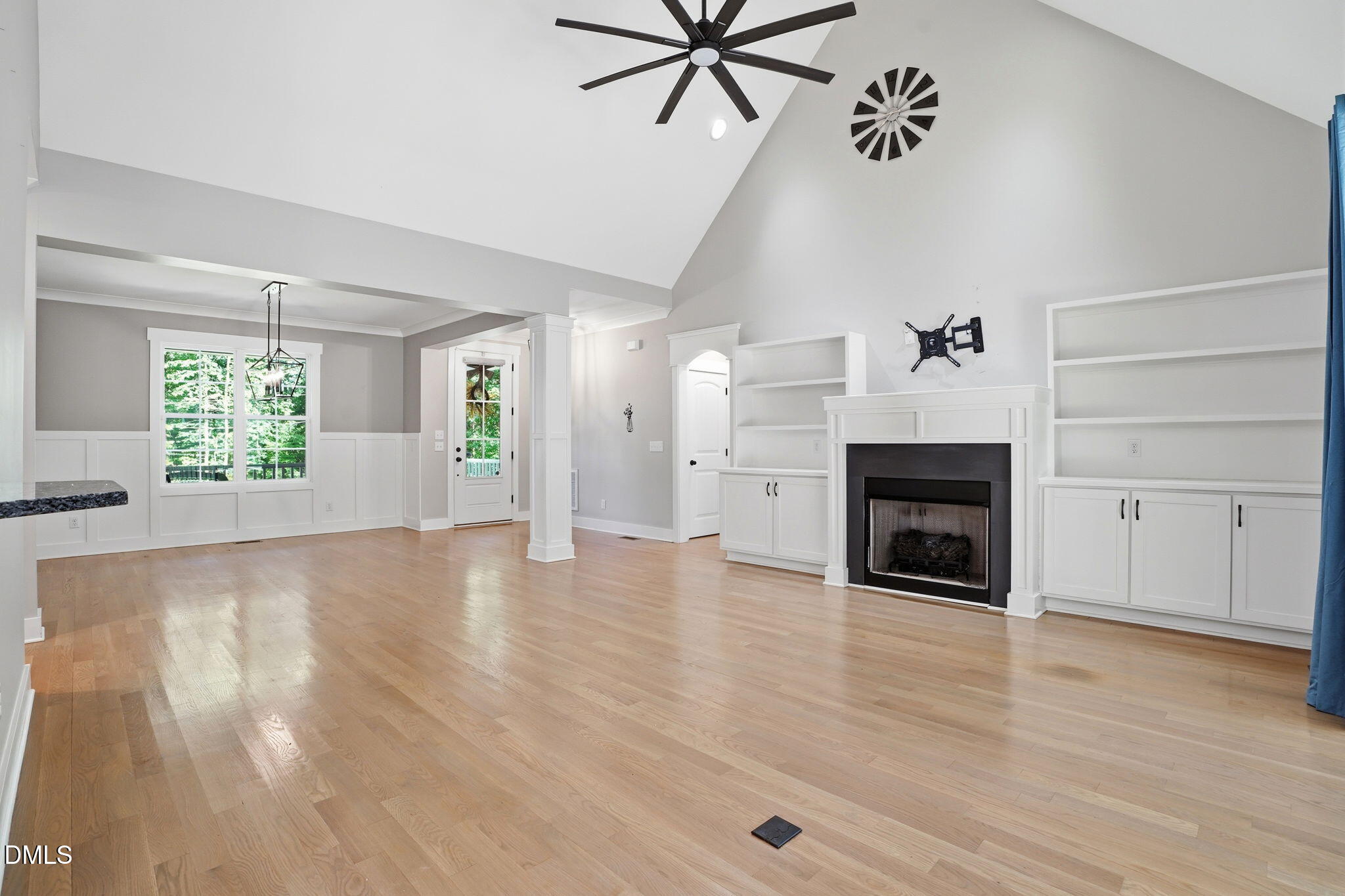 property-img