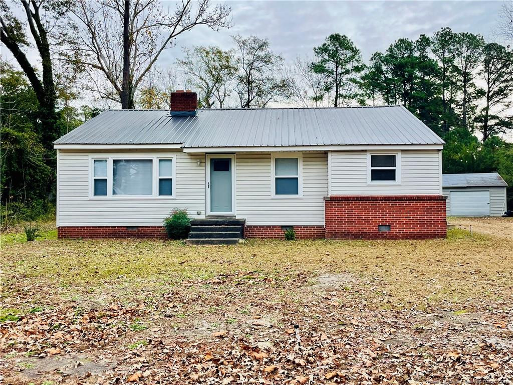 Exterior photo of 405 S Austin Street S, Maxton, NC 28364. MLS: 754591
