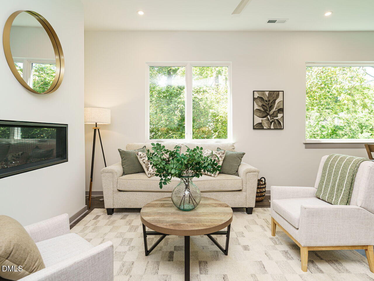 020-1280x960-living-room