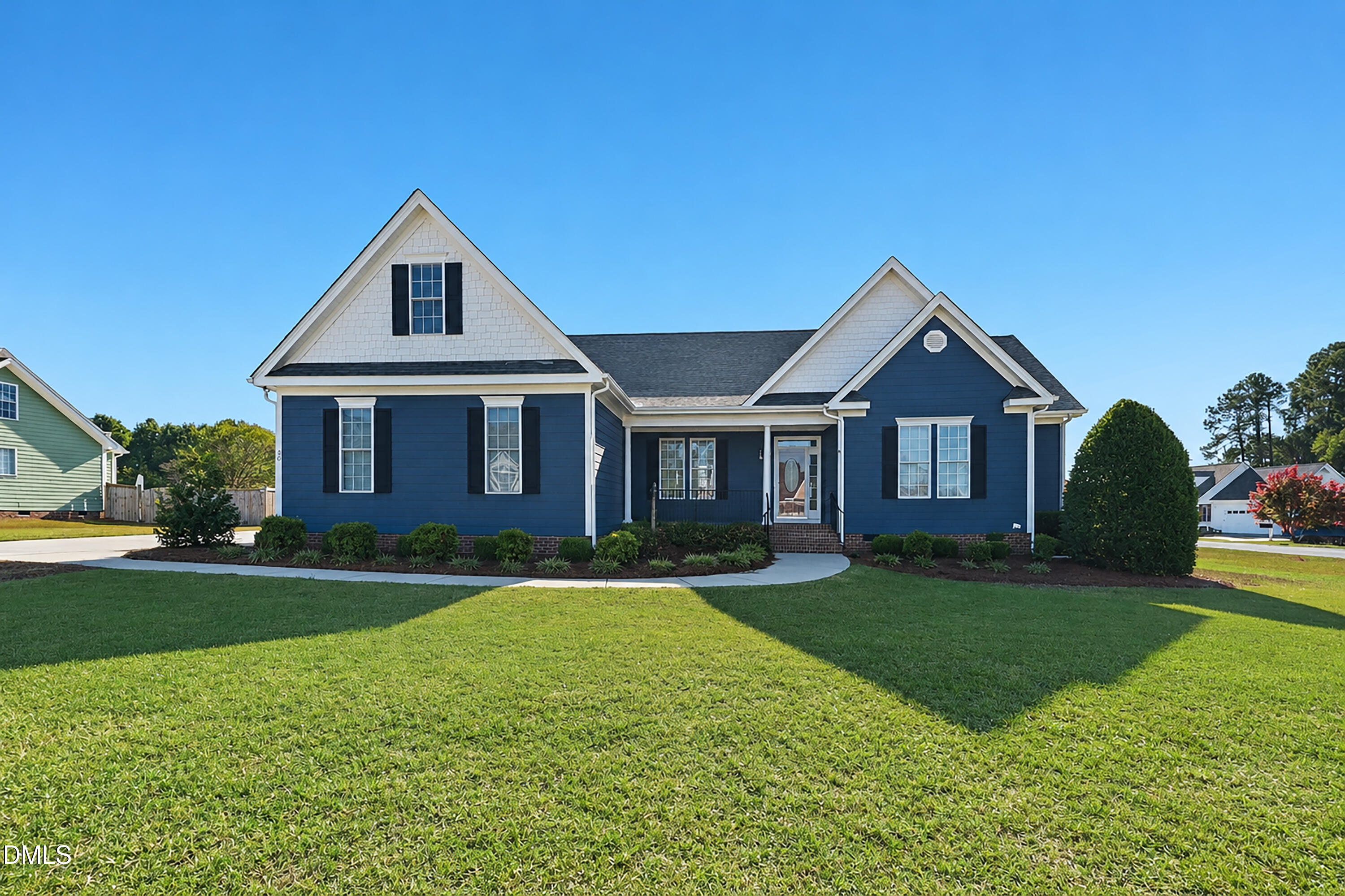 01_Front_Yard-01