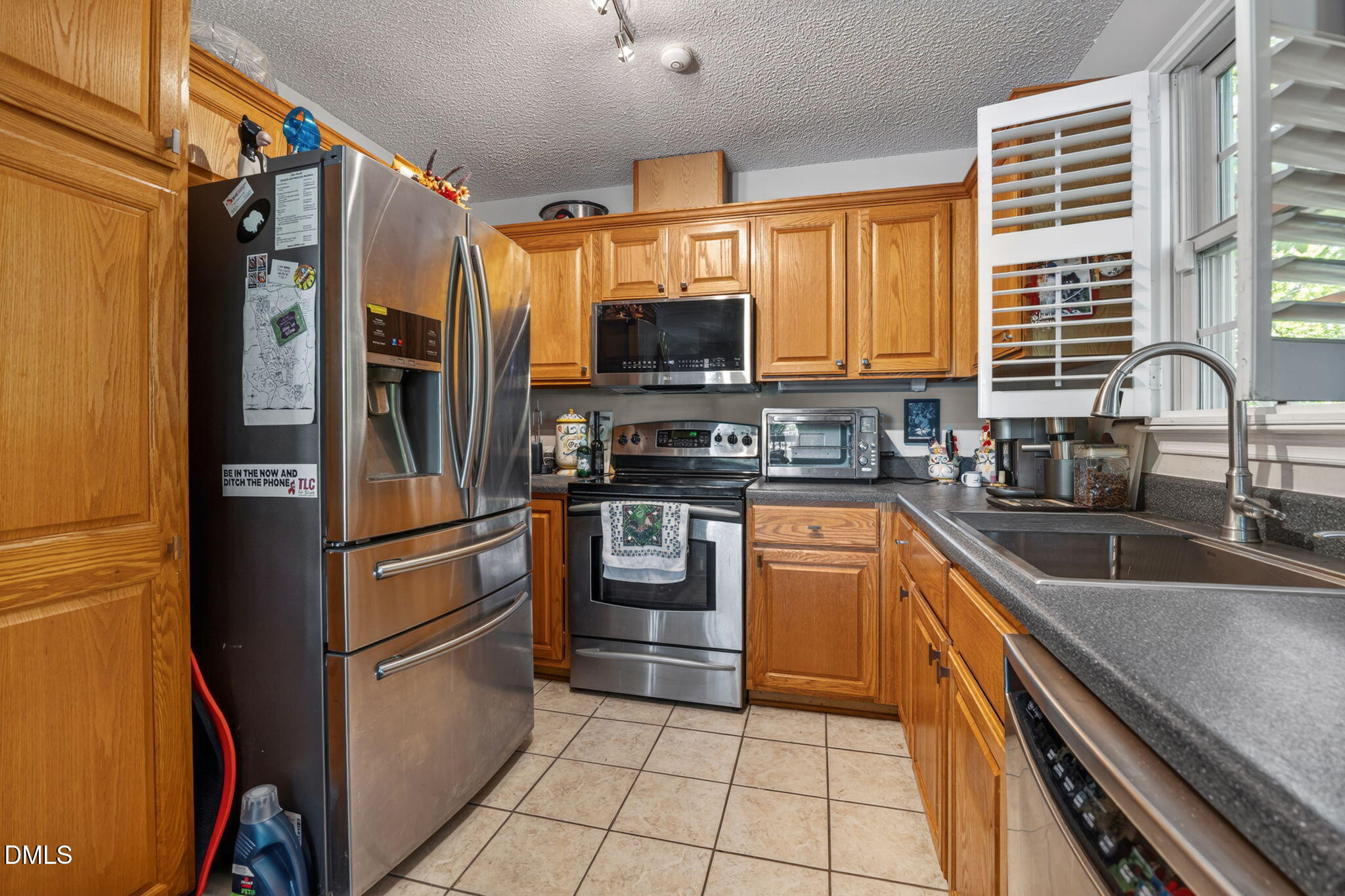 property-img