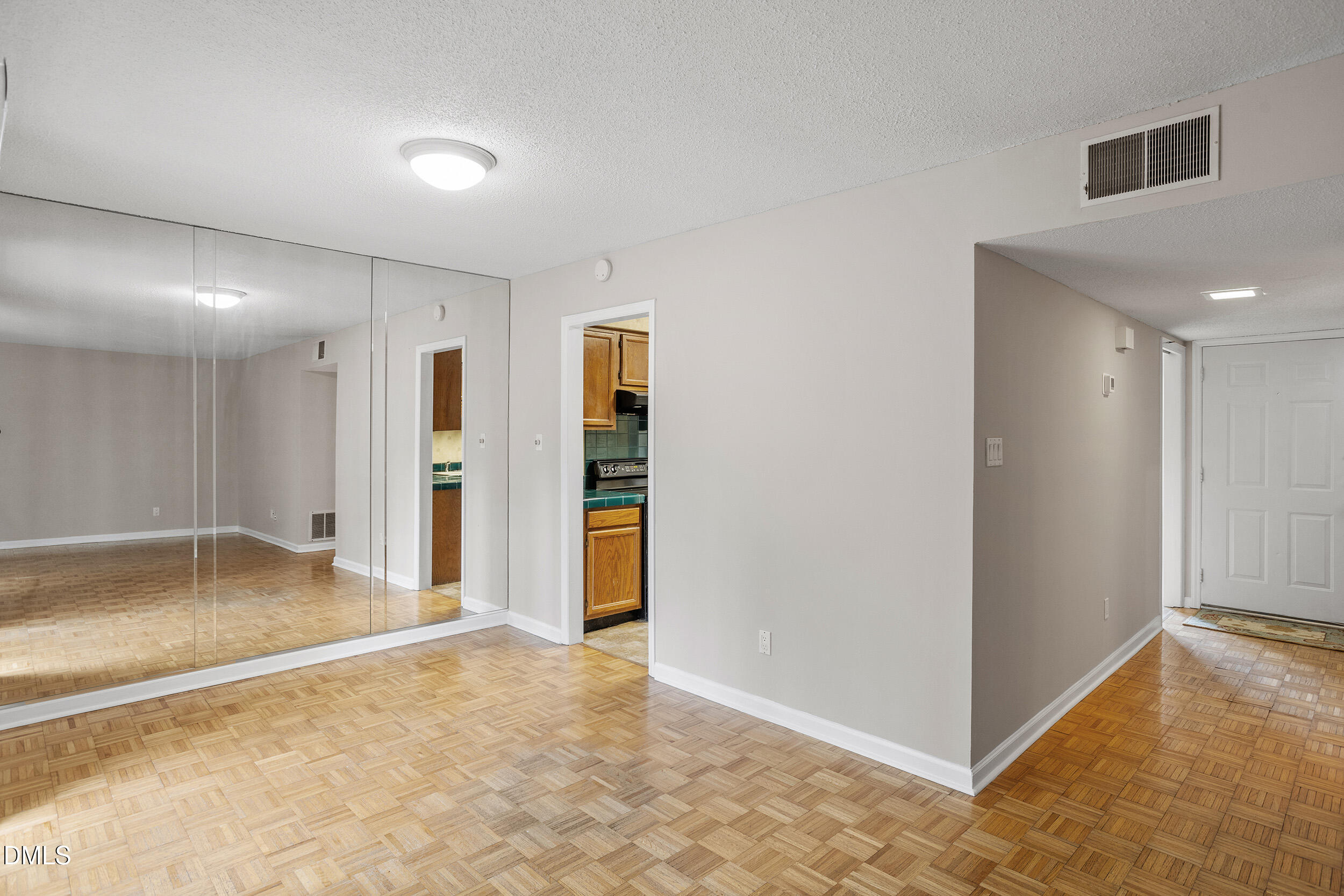 19-4101 Five Oaks Dr 38 [2814288]_19