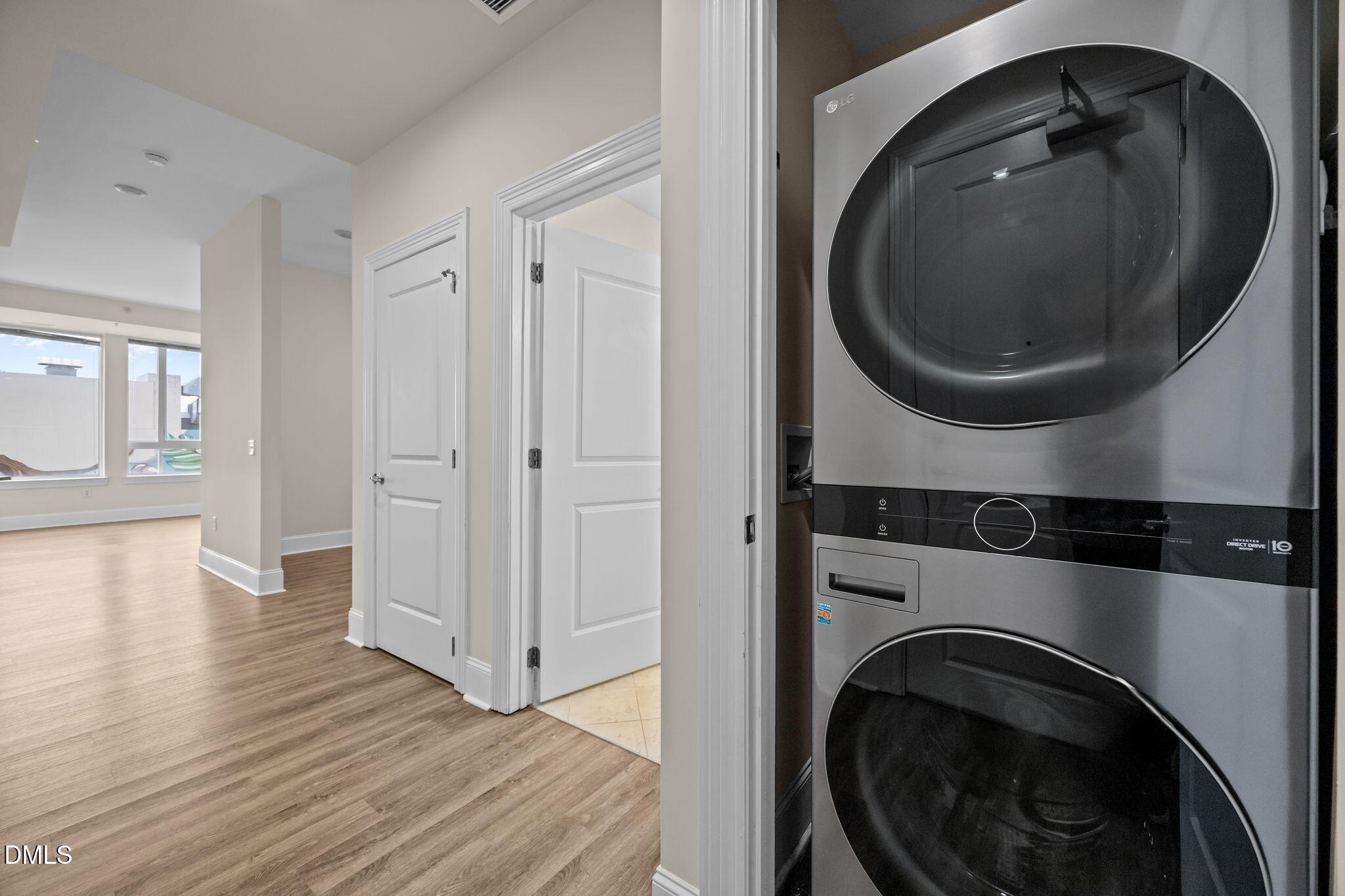 Entry/Laundry