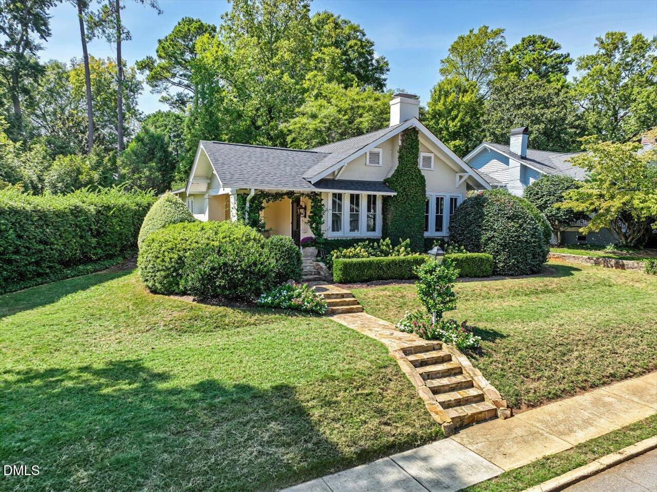 2211 Creston Road