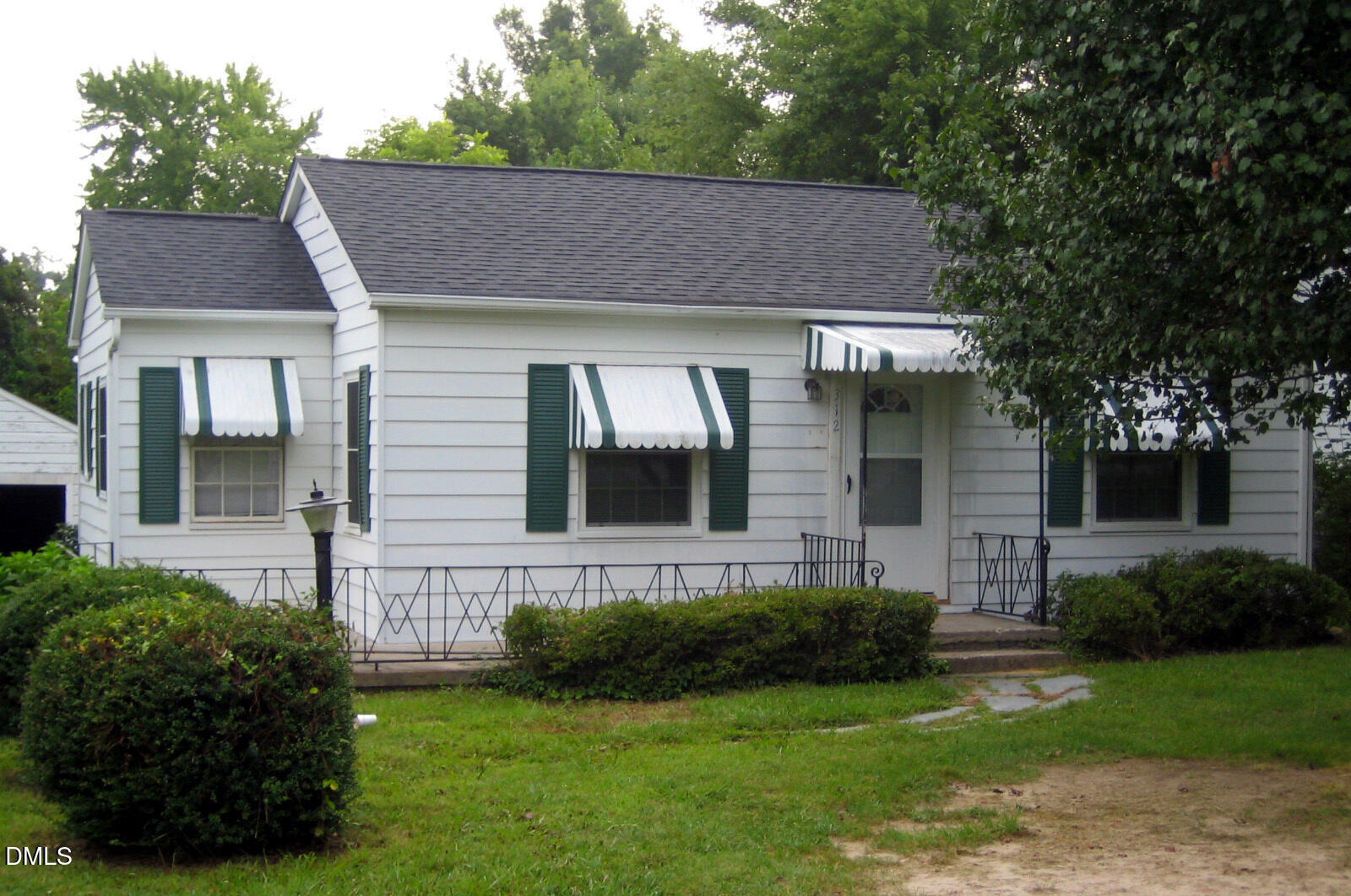 Exterior photo of 312 Chapel Hill Road, Burlington, NC 27215. MLS: 10184381