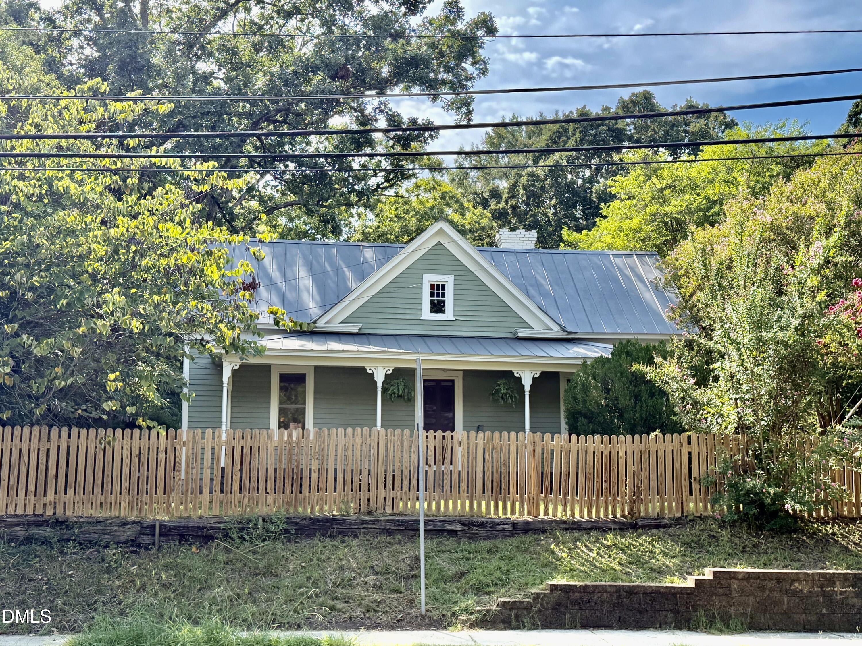 Exterior photo of 511 N Greensboro Street N, Carrboro, NC 27510. MLS: 10187769