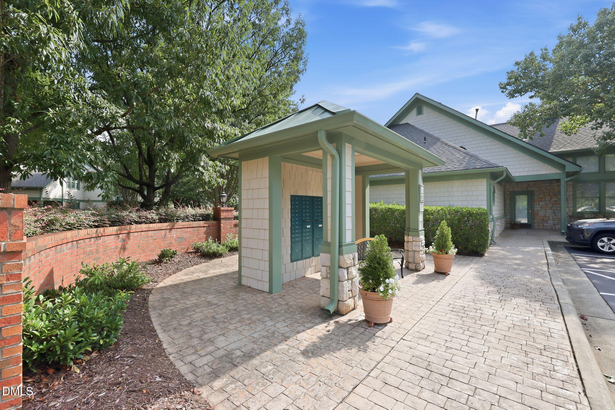 Exterior photo of 101 Presque Isle Lane Bldg 100, Chapel Hill, NC 27514. MLS: 10186336